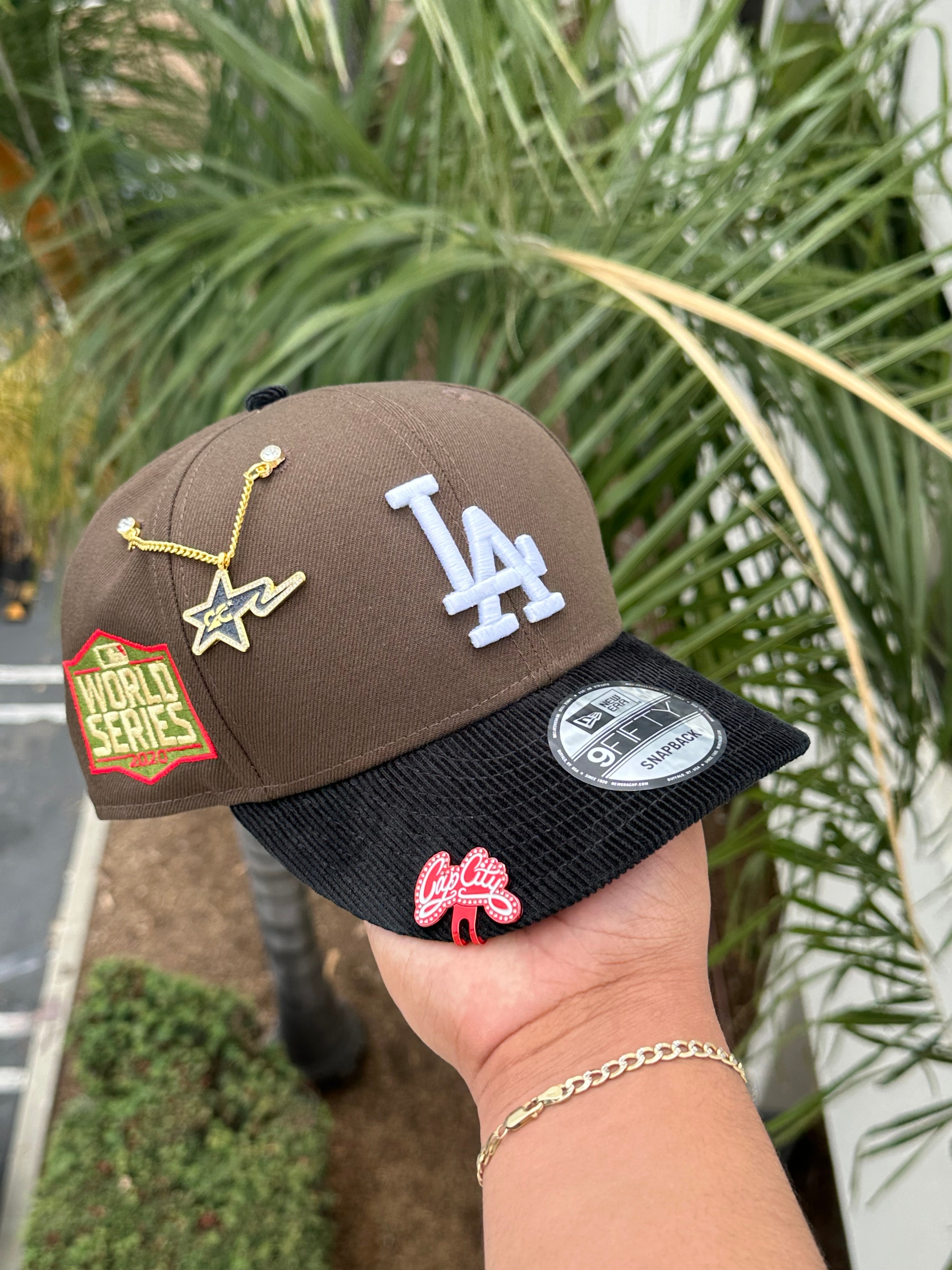 SNAPBACK DE DOS TONOS DE LOS ANGELES DODGERS MOCHA/PANA EXCLUSIVO DE NEW ERA CON PARCHE DE LA SERIE MUNDIAL 2020 