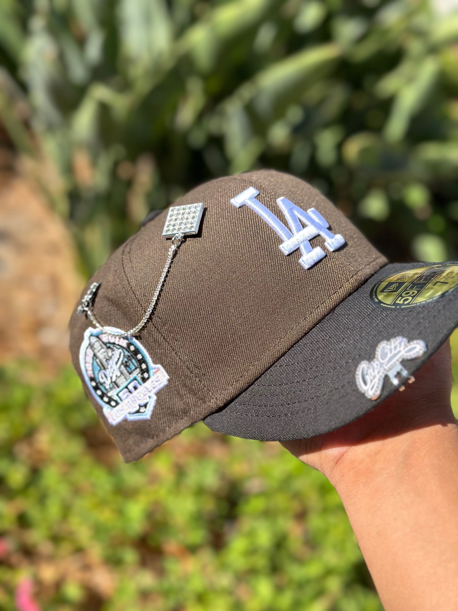 NEW ERA EXCLUSIVE 59FIFTY MOCHA/BLACK LOS ANGELES DODGERS W/ 60TH ANNIVERSARY SIDE PATCH