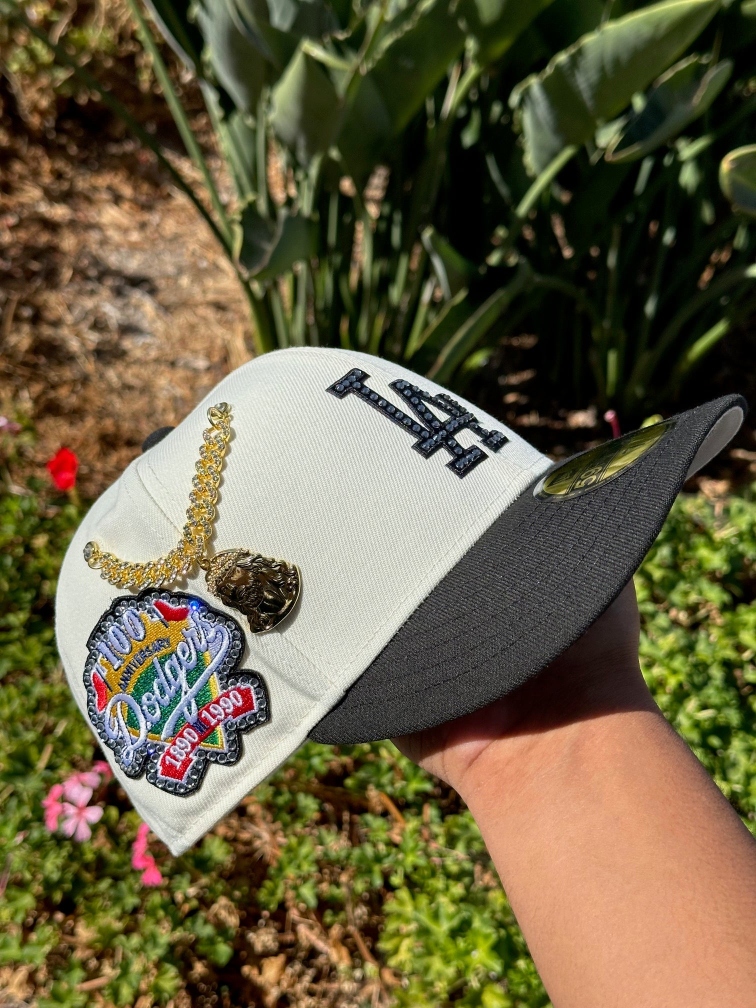 NEW ERA EXCLUSIVE 59FIFTY CHROME WHITE/BLACK LOS ANGELES DODGERS W/ RHINESTONES + 100TH ANNIVERSARY SIDE PATCH