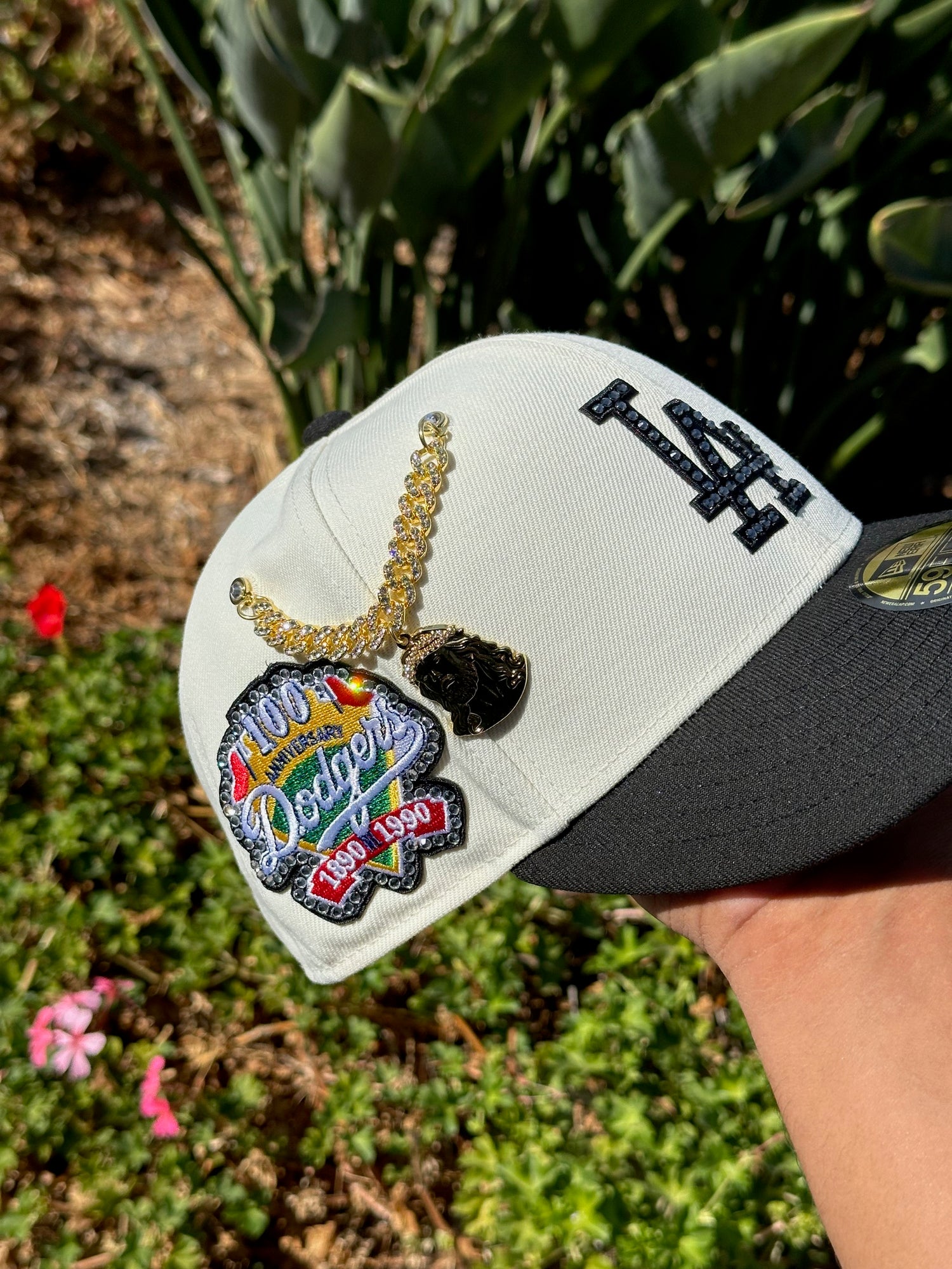 NEW ERA EXCLUSIVE 59FIFTY CHROME WHITE/BLACK LOS ANGELES DODGERS W/ RHINESTONES + 100TH ANNIVERSARYSIDE PATCH