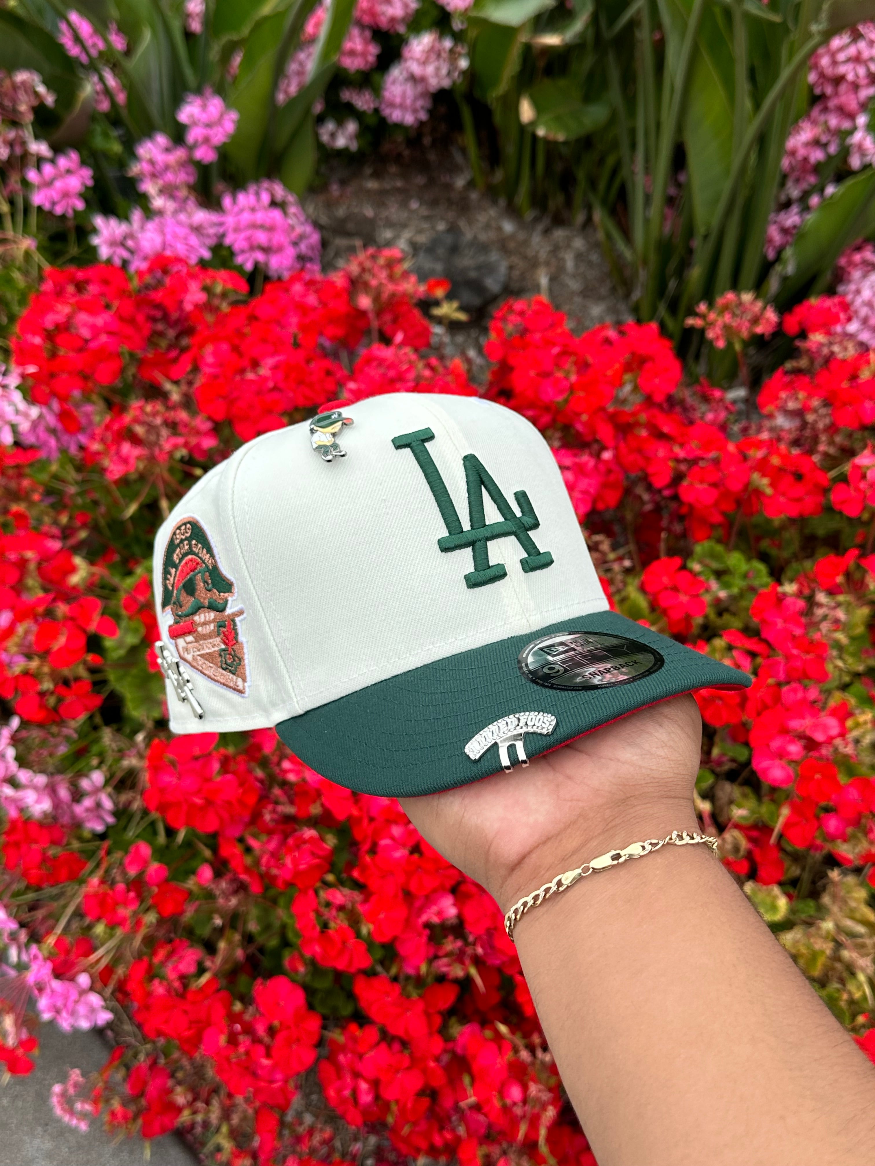 NEW ERA EXCLUSIVE 9FIFTY CHROME WHITE/GREEN LOS ANGELES DODGERS SNAPBACK W/ 1959 ALL STAR GAME SIDE PATCH