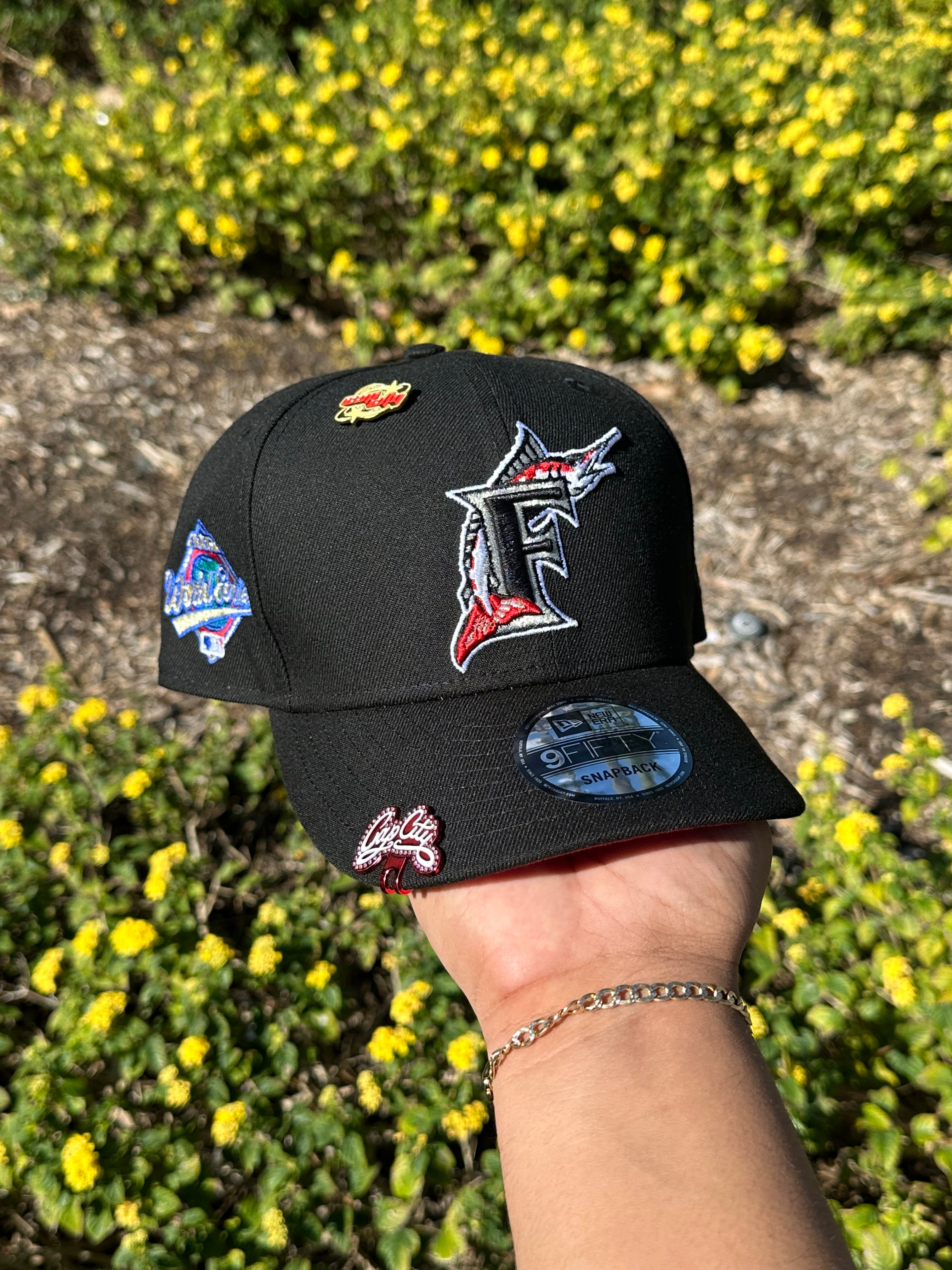 NEW ERA EXCLUSIVE 9FIFTY BLACK FLORIDA MARLINS SNAPBACK W/ 1997 WORLD SERIES SIDE PATCH