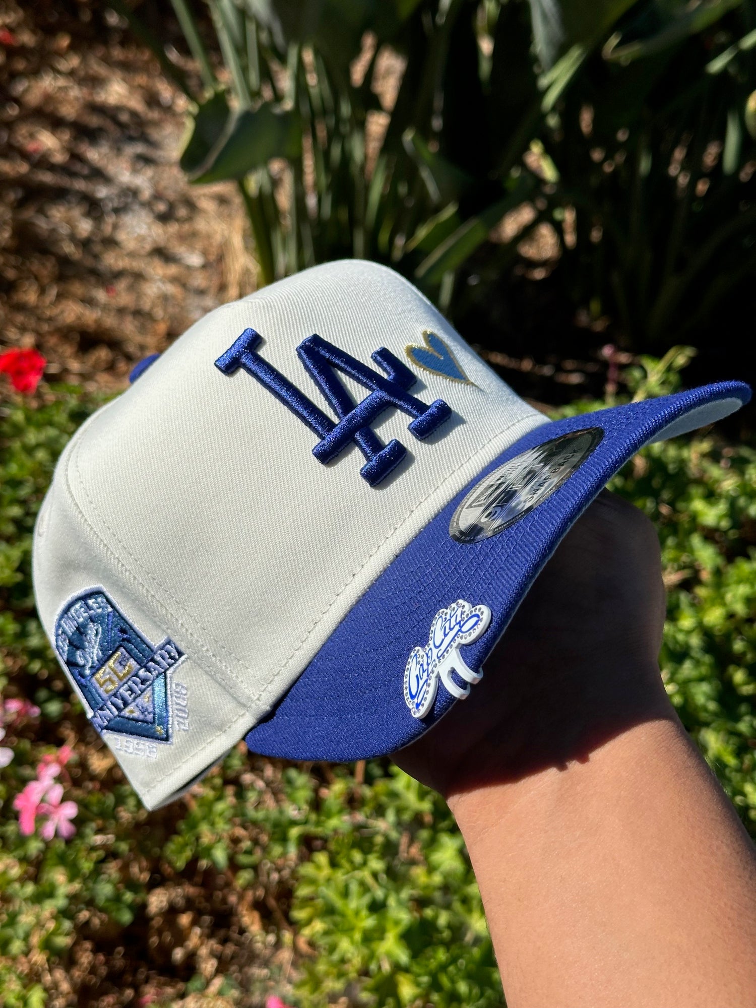 NEW ERA EXCLUSIVE 9FIFTY A-FRAME CHROME WHITE/BLUE LOS ANGELES DODGERS SNAPBACK W/ ICY HEART + 100TH ANNIVERSARY SIDE PATCH