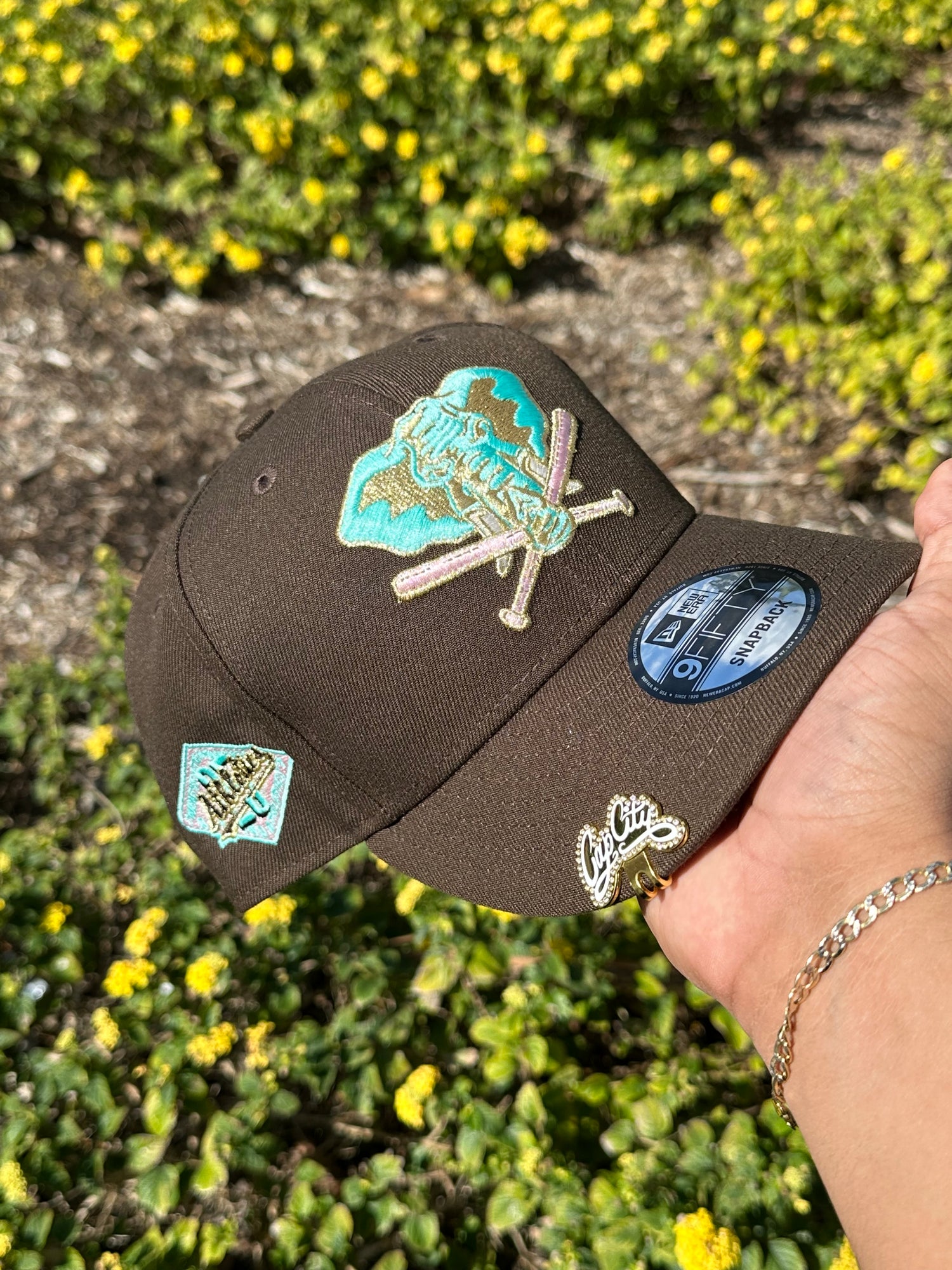 NEW ERA EXCLUSIVE 9FIFTY WALNUT OAKLAND ATHLETICS SNAPBACK W/ 25TH ANNIVERSARY PATCH