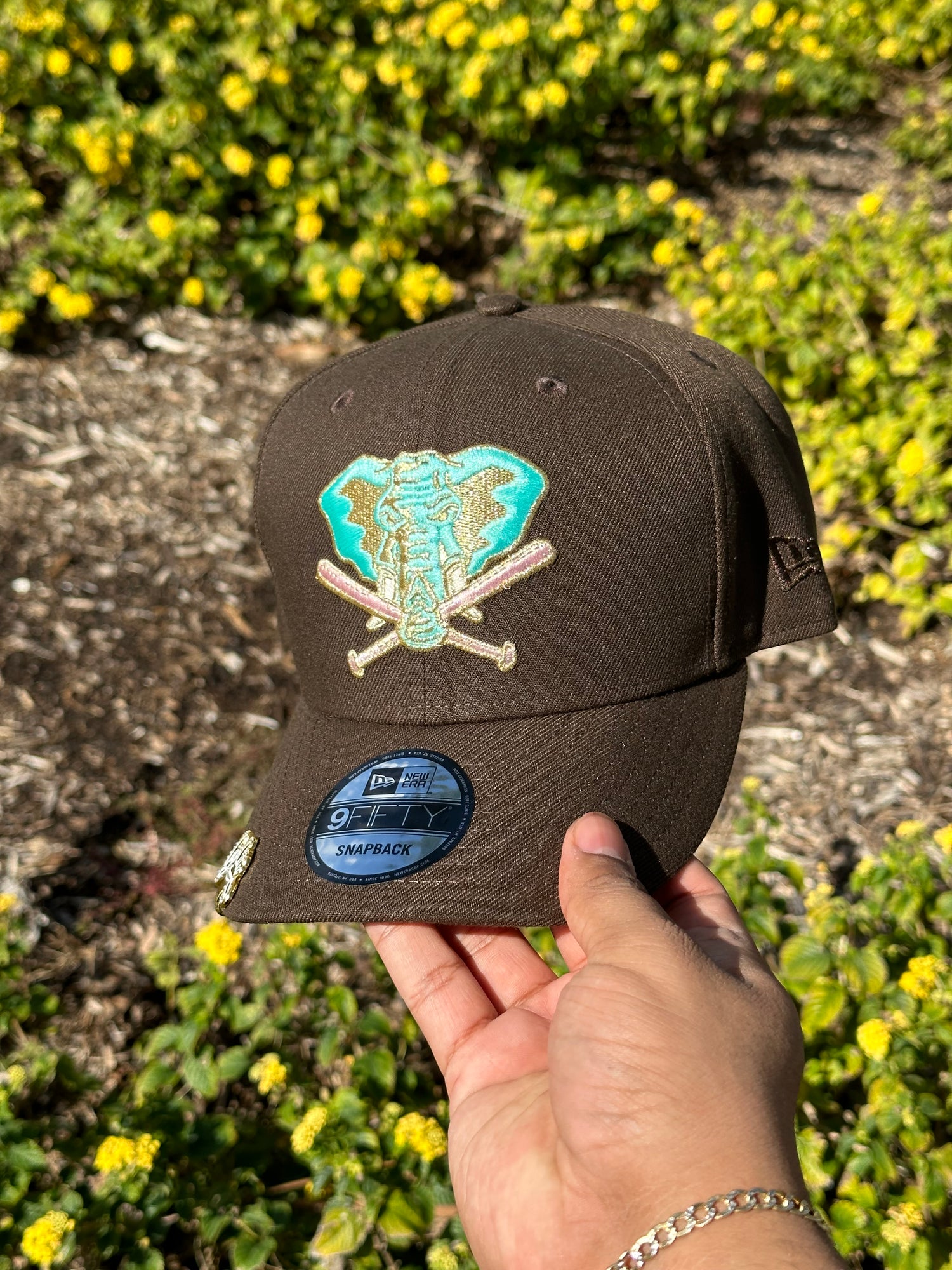 NEW ERA EXCLUSIVE 9FIFTY WALNUT OAKLAND ATHLETICS SNAPBACK W/ 25TH ANNIVERSARY PATCH