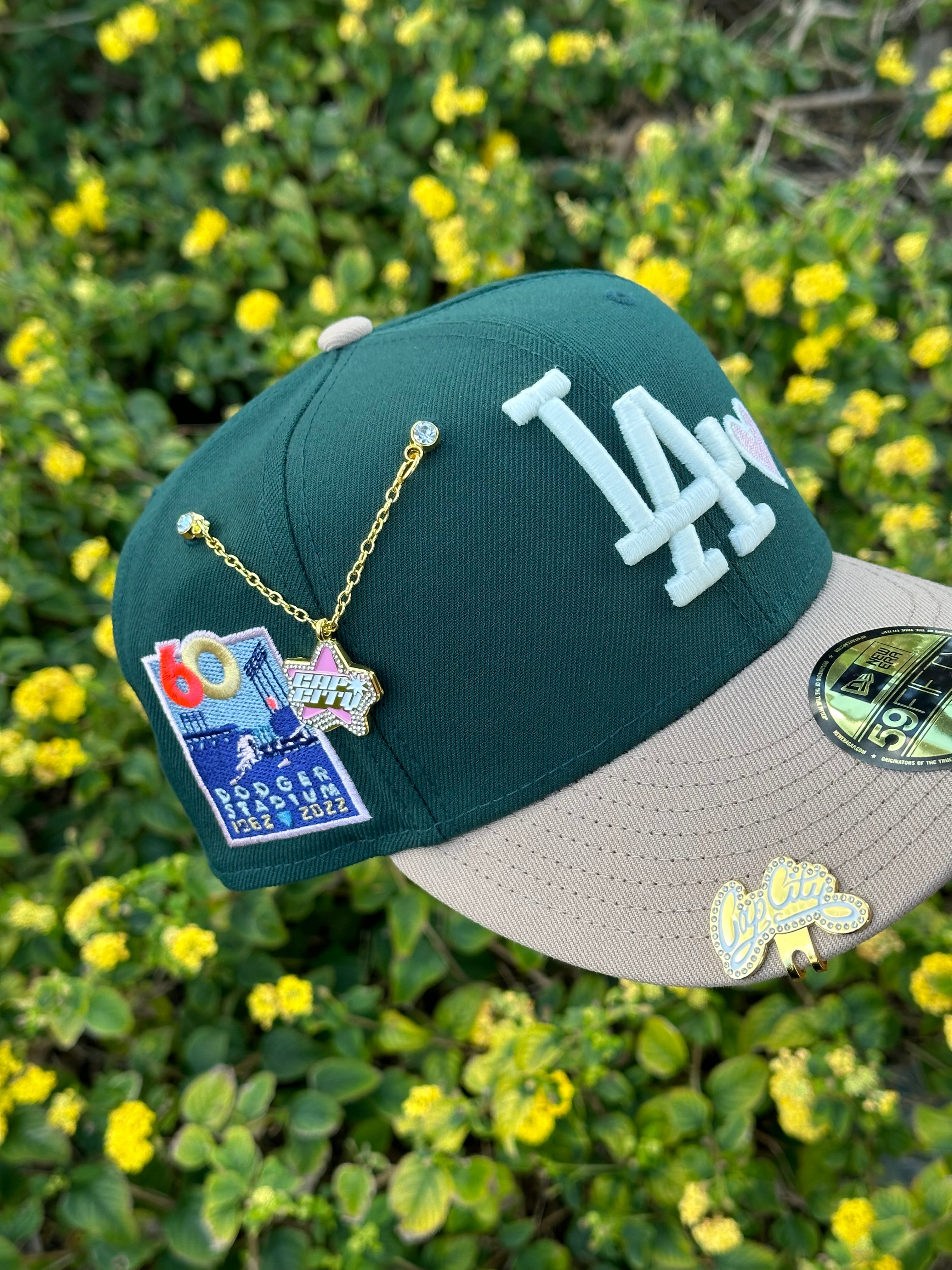 NEW ERA EXCLUSIVE 59FIFTY PINE GREEN/KHAKI LOS ANGELES DODGERS W/ PINK