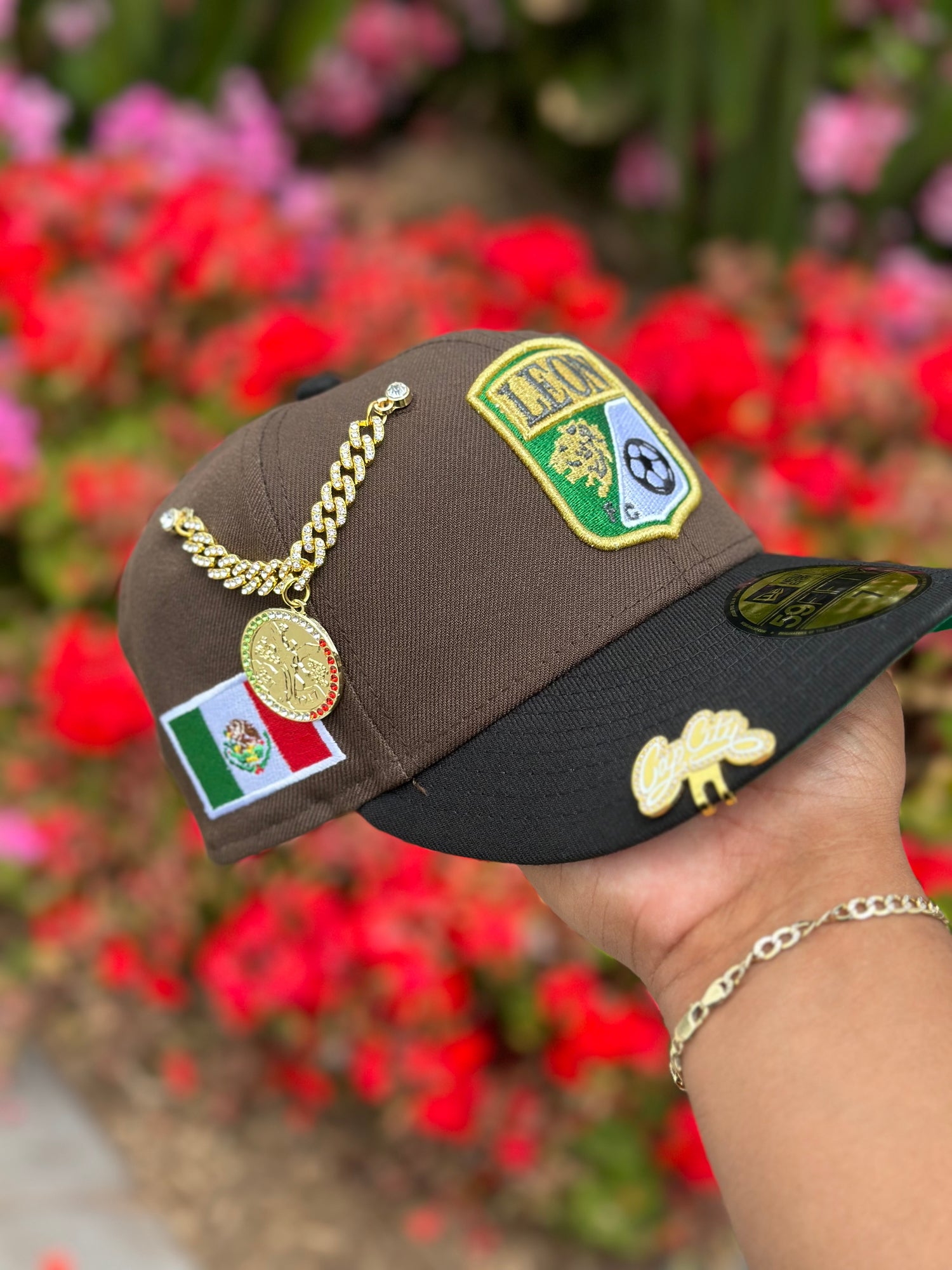 NEW ERA EXCLUSIVE 59FIFTY MOCHA/BLACK "CLUB LEON" W/ MEXICO FLAG SIDE PATCH