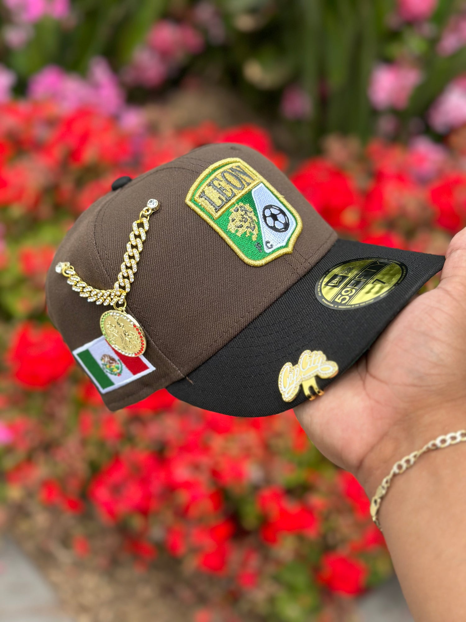 NEW ERA EXCLUSIVE 59FIFTY MOCHA/BLACK "CLUB LEON" W/ MEXICO FLAG SIDE PATCH