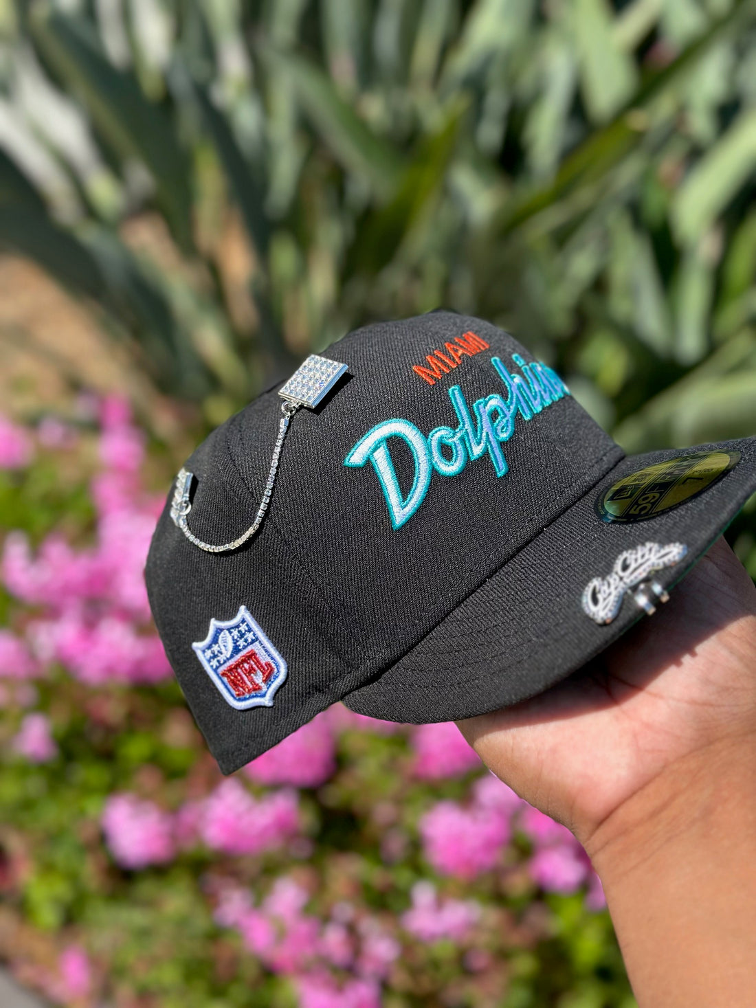 NEW ERA EXCLUSIVE 59FIFTY BLACK MIAMI DOLPHINS SCRIPT W/ NFL LOGO SIDE