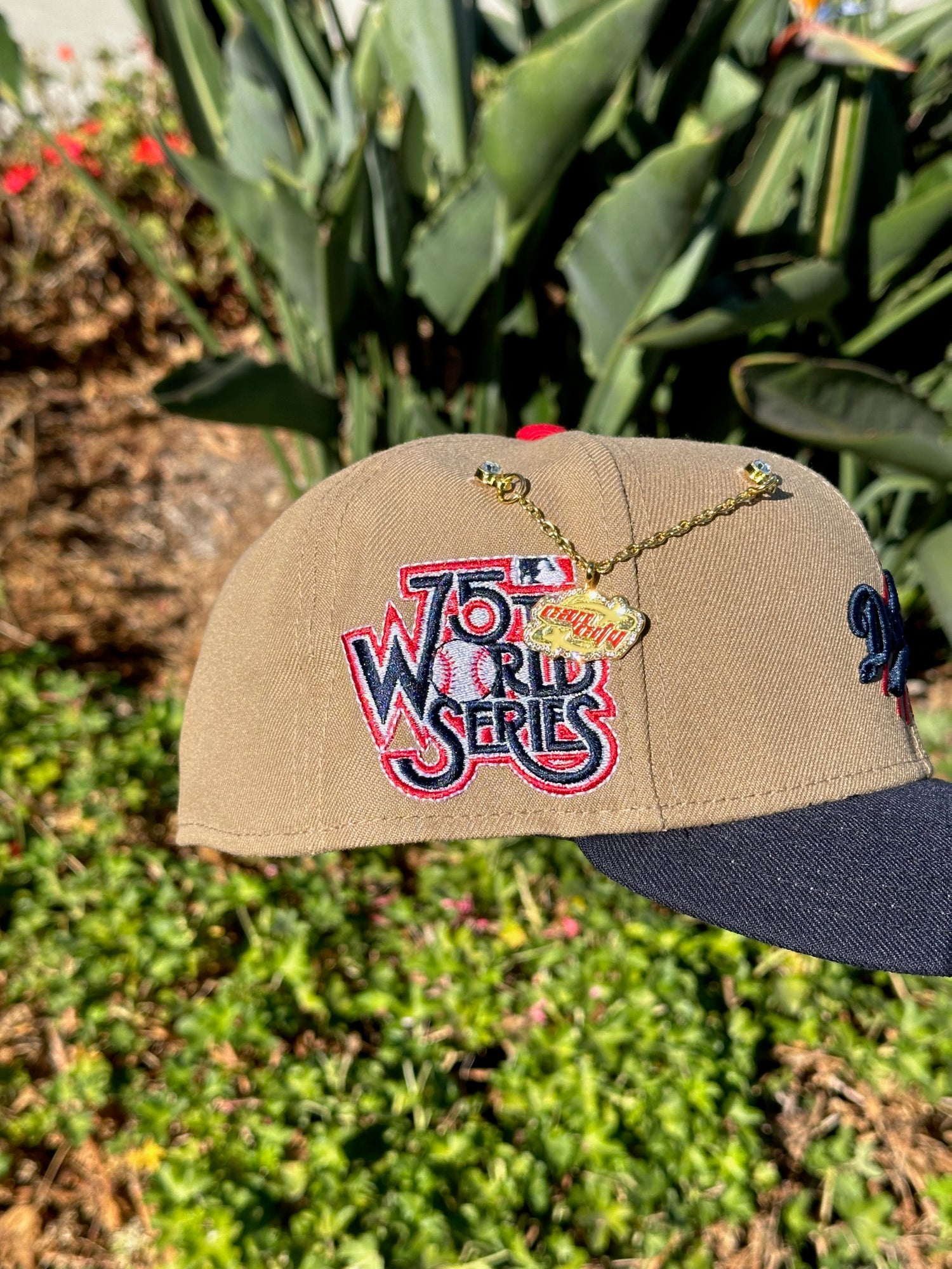 NEW ERA EXCLUSIVE 59FIFTY KHAKI/NAVY LOS ANGELES DODGERS W/ 75TH WORLD SERIES SIDE PATCH