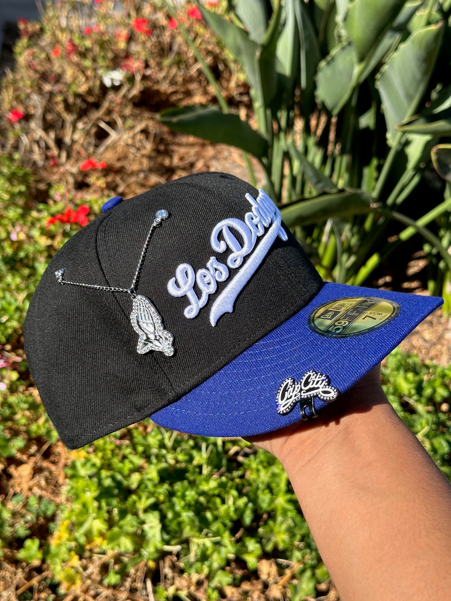 NEW ERA EXCLUSIVE 59FIFTY BLACK/BLUE LOS ANGELES DODGERS W/ "LOS DODGERS" SCRIPT