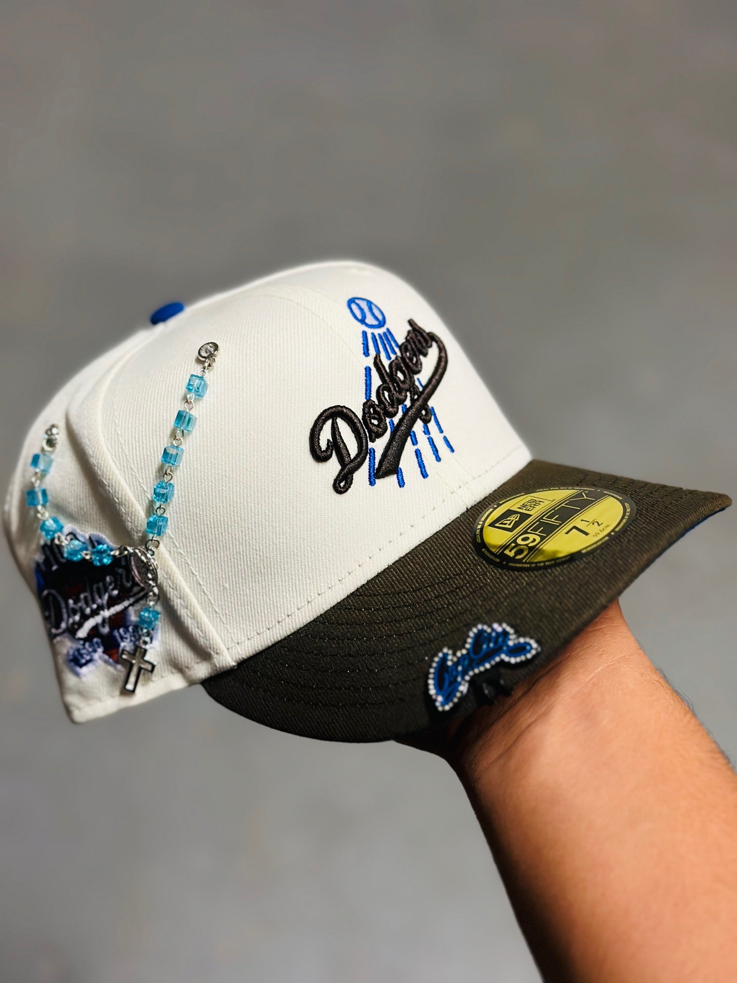 NEW ERA EXCLUSIVE 59FIFTY CHROME WHITE/WALNUT LOS ANGELES DODGERS W/ 100TH ANNIVERSARY SIDE PATCH