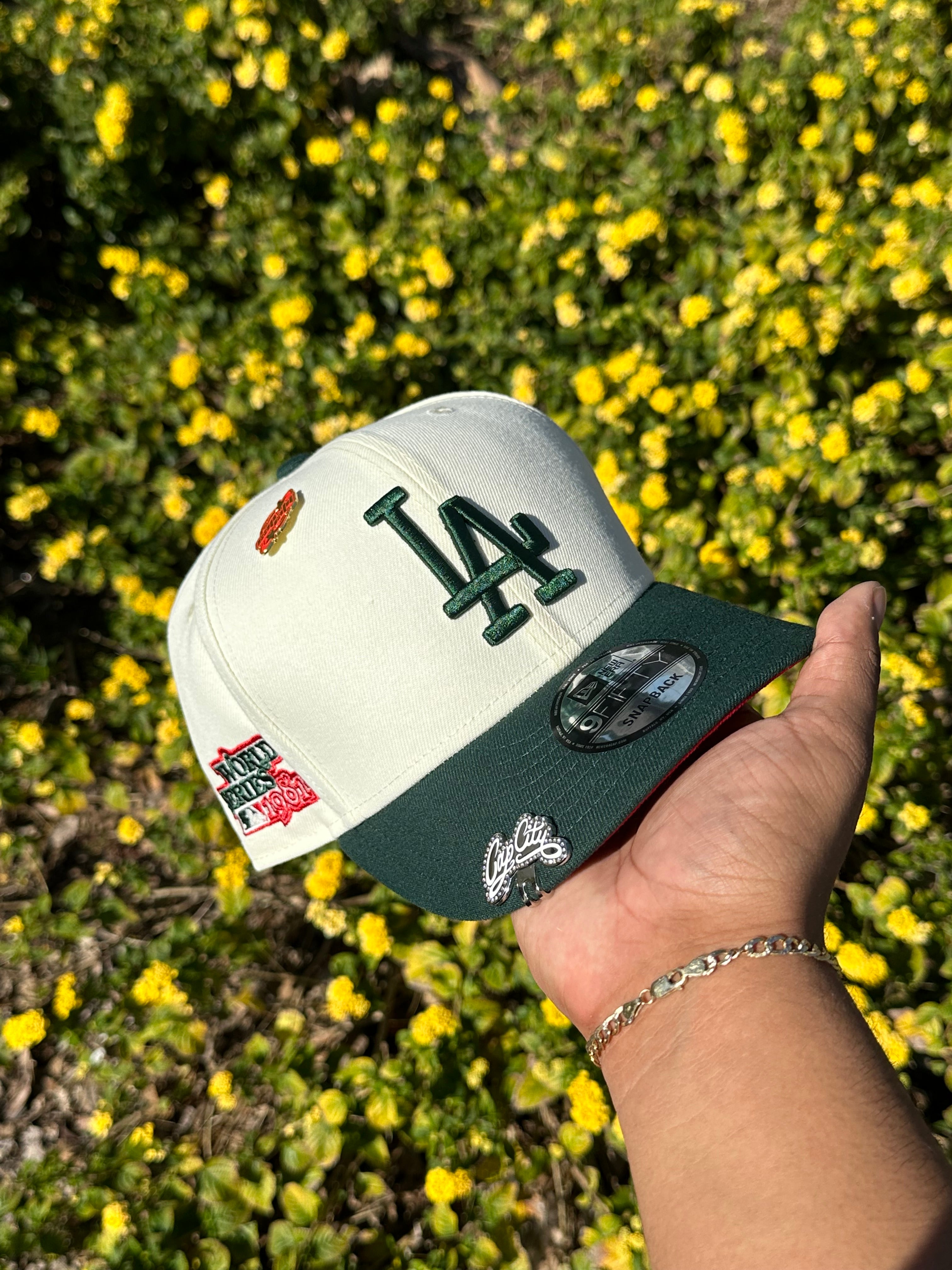 NEW ERA EXCLUSIVE 9FIFTY CHROME WHITE/GREEN LOS ANGELES DODGERS SNAPBACK W/ 1981 WORLD SERIES PATCH