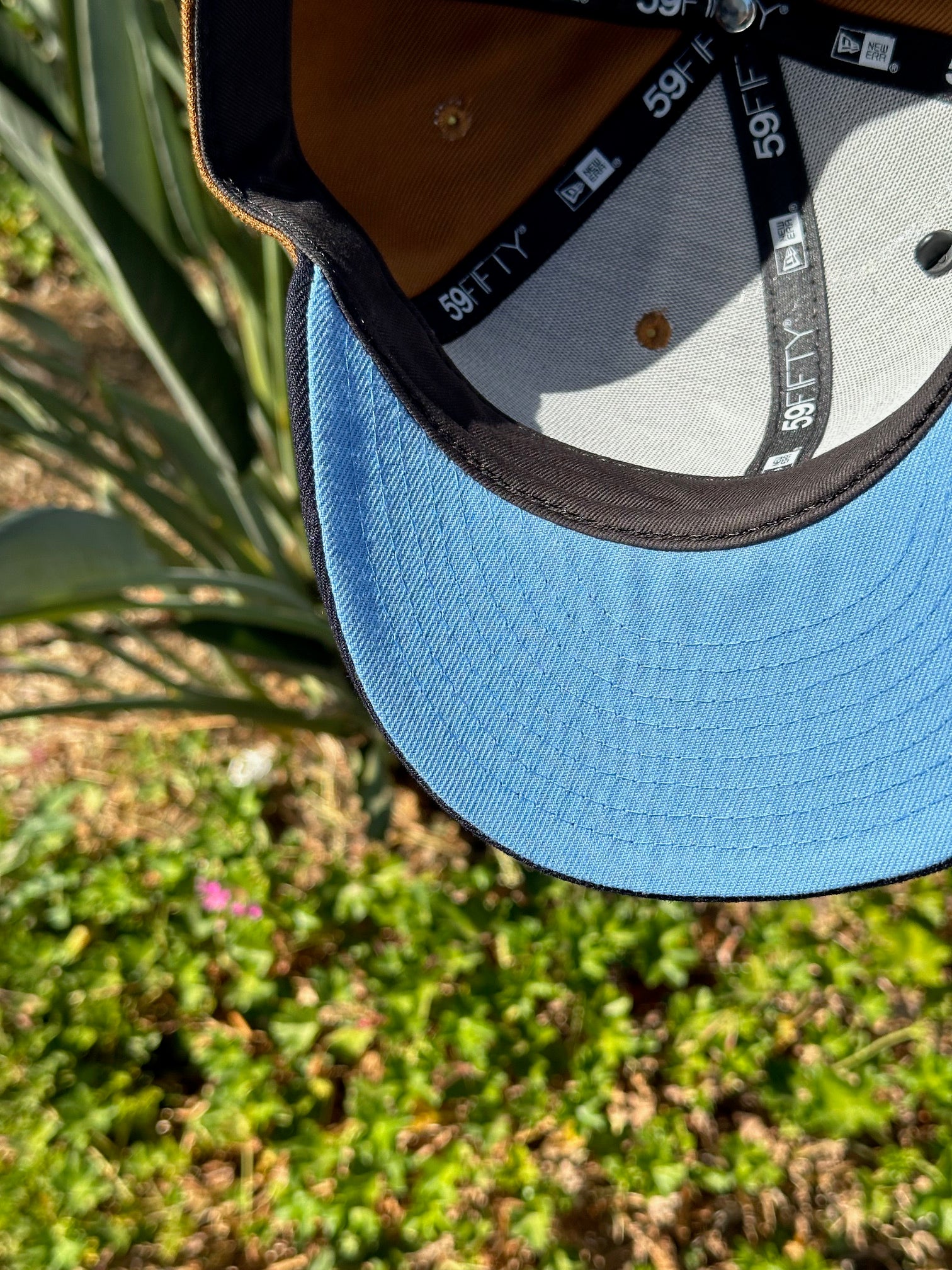 NEW ERA EXCLUSIVE 59FIFTY KHAKI/NAVY ATLANTA BRAVES W/ 2000