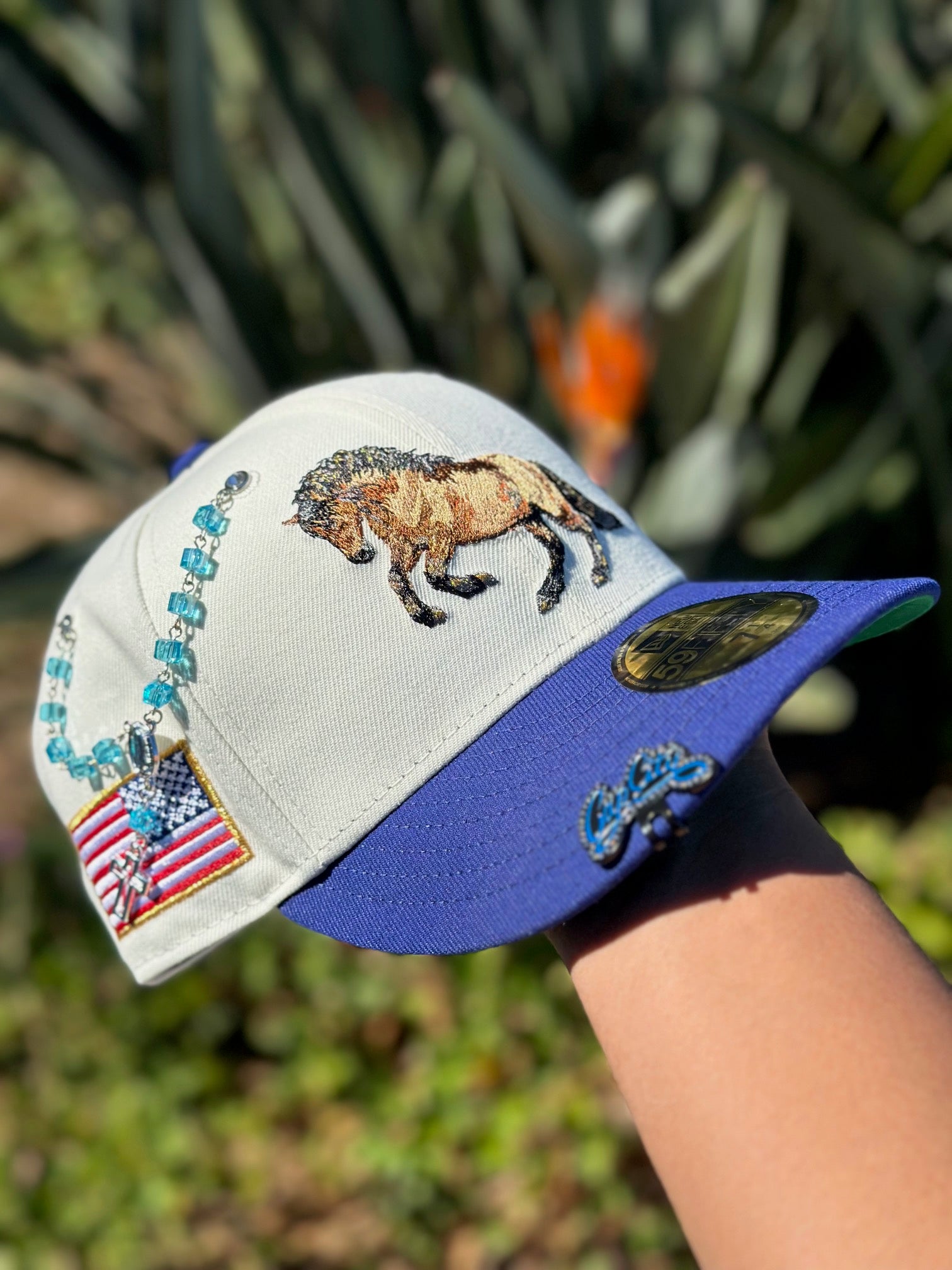 NEW ERA EXCLUSIVE 59FIFTY CHROME WHITE/BLUE "STALLION" W/ AMERICAN FLAG SIDE PATCH