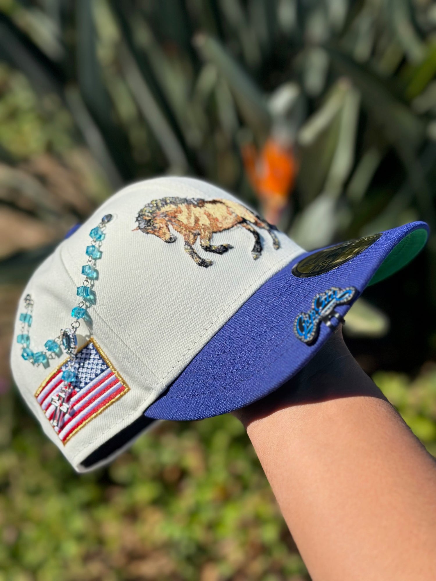NEW ERA EXCLUSIVE 59FIFTY CHROME WHITE/BLUE "STALLION" W/ AMERICAN FLAG SIDE PATCH