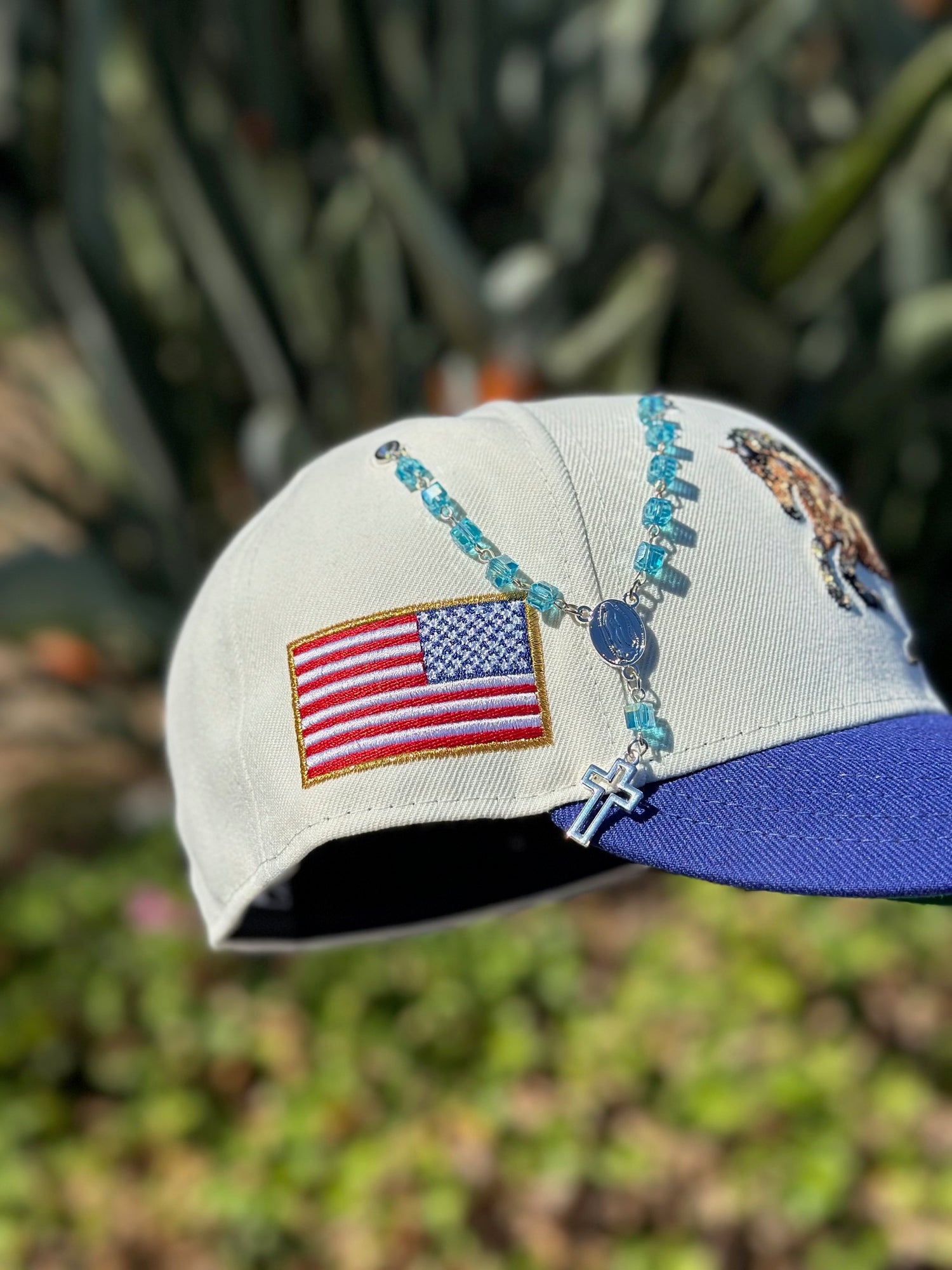NEW ERA EXCLUSIVE 59FIFTY CHROME WHITE/BLUE "STALLION" W/ AMERICAN FLAG SIDE PATCH