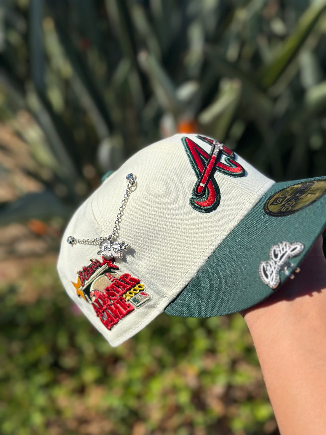 NEW ERA EXCLUSIVE 59FIFTY CHROME WHITE/FORET GREEN ATLANTA BRAVES W/ 2