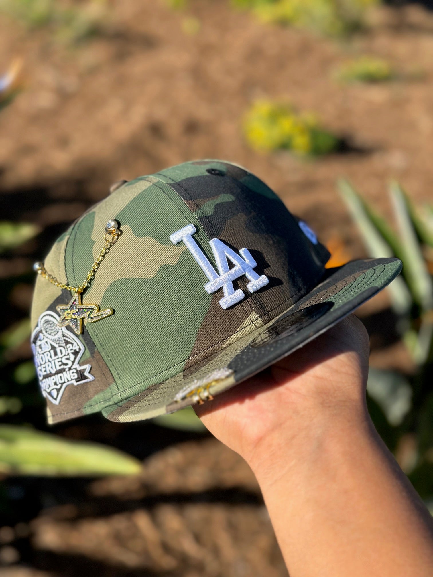 NEW ERA EXCLUSIVE 9FIFTY CAMO LOS ANGELES DODGERS SNAPBACK W/ 2024 WOR