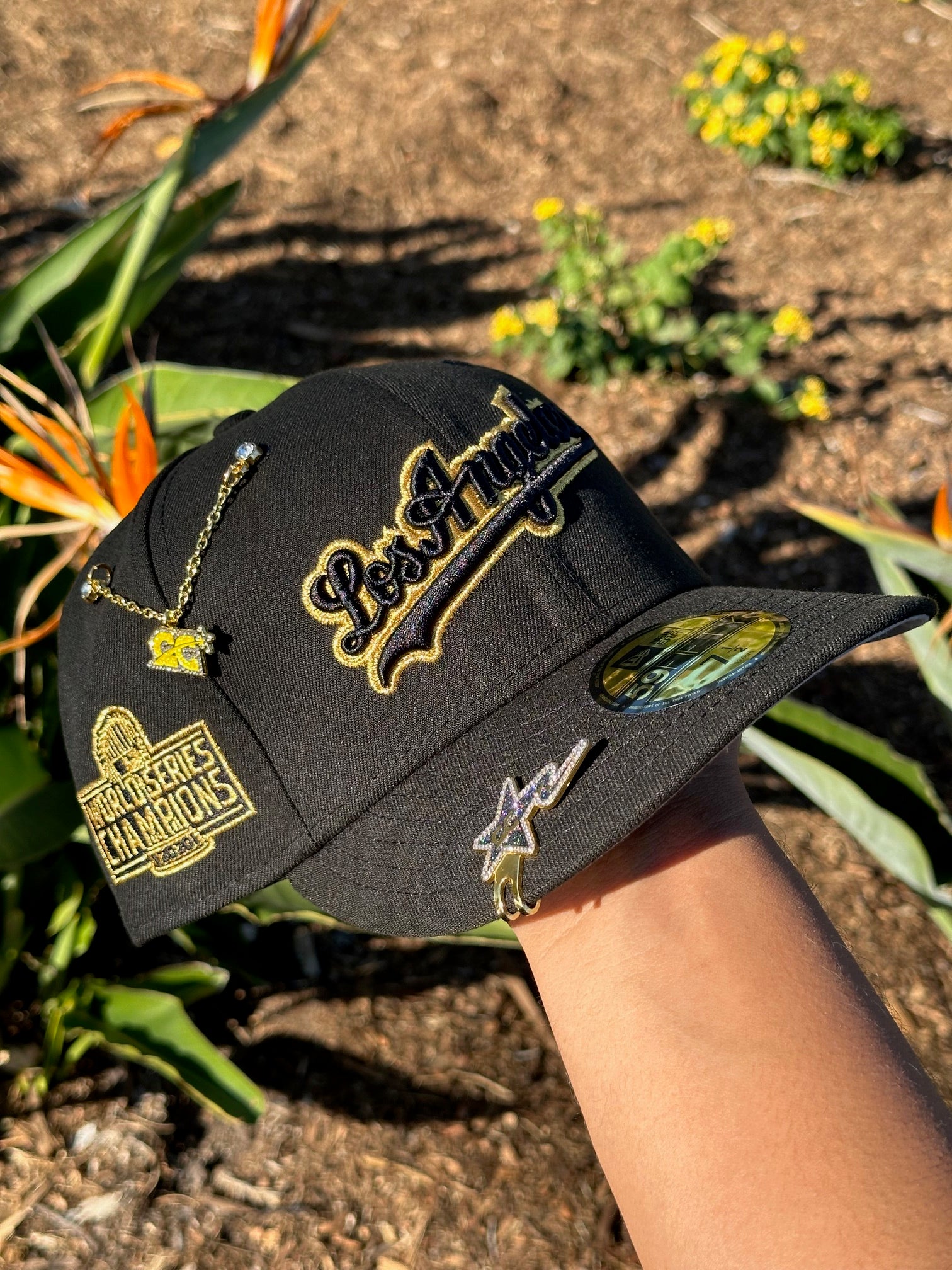 NEW ERA EXCLUSIVE 59FIFTY BLACK LOS ANGELES DODGERS SCRIPT W/ 2020 WORLD SERIES CHAMPIONS SIDE PATCH