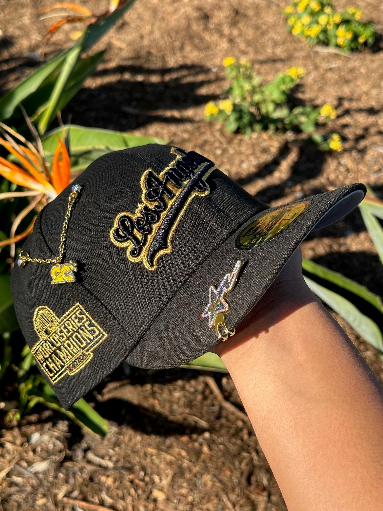 NEW ERA EXCLUSIVE 59FIFTY BLACK LOS ANGELES DODGERS SCRIPT W/ 2020 WORLD SERIES CHAMPIONS SIDE PATCH