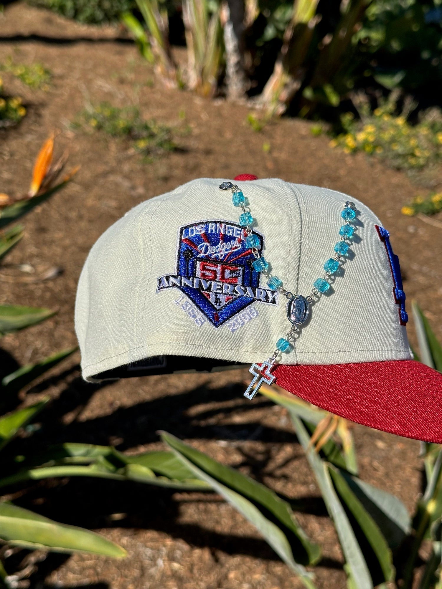 NEW ERA EXCLUSIVE 59FIFTY CHROME WHITE/ MAROON RED LOS ANGELES DODGERS W/ 50TH ANNIVERSARY SIDE PATCH