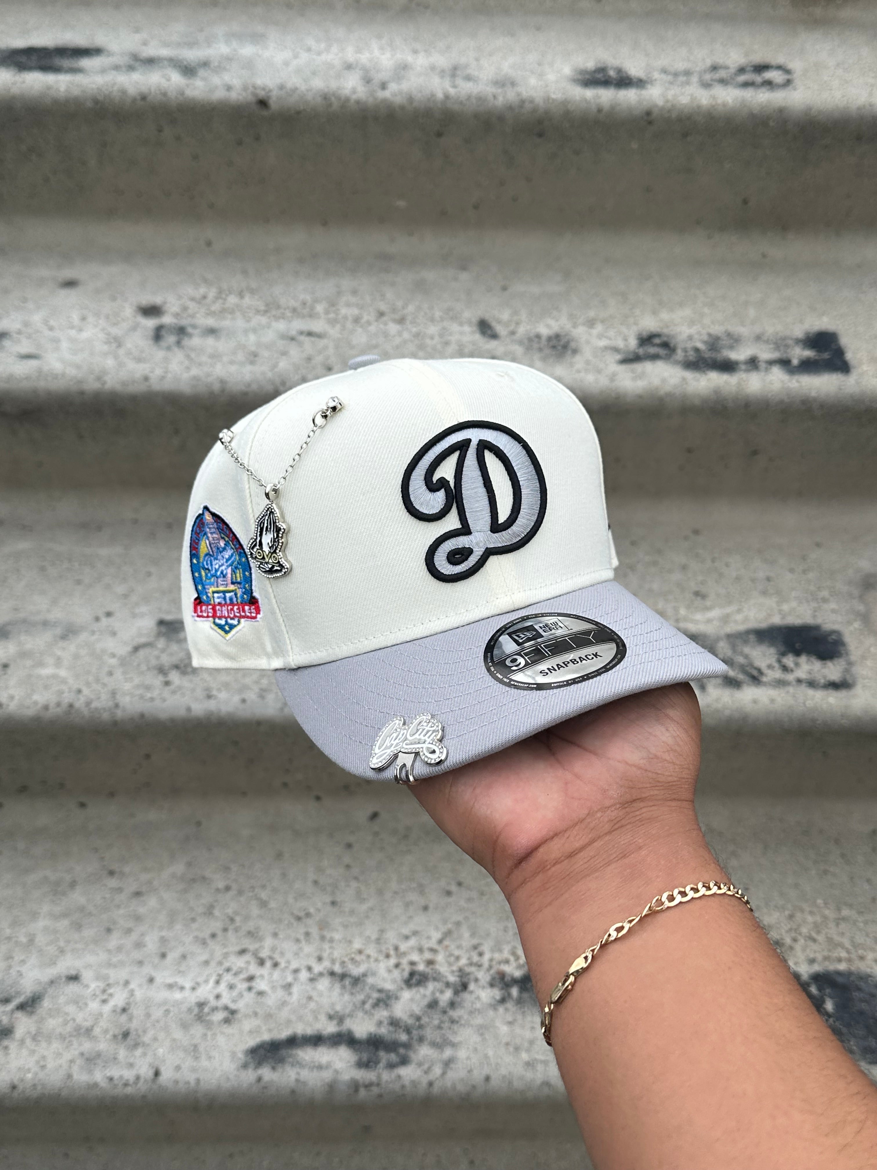 NEW ERA EXCLUSIVE 9FIFTY CHROME WHITE/GREY LOS ANGELES DODGERS SNAPBACK W/ 60TH ANNIVERSARY PATCH