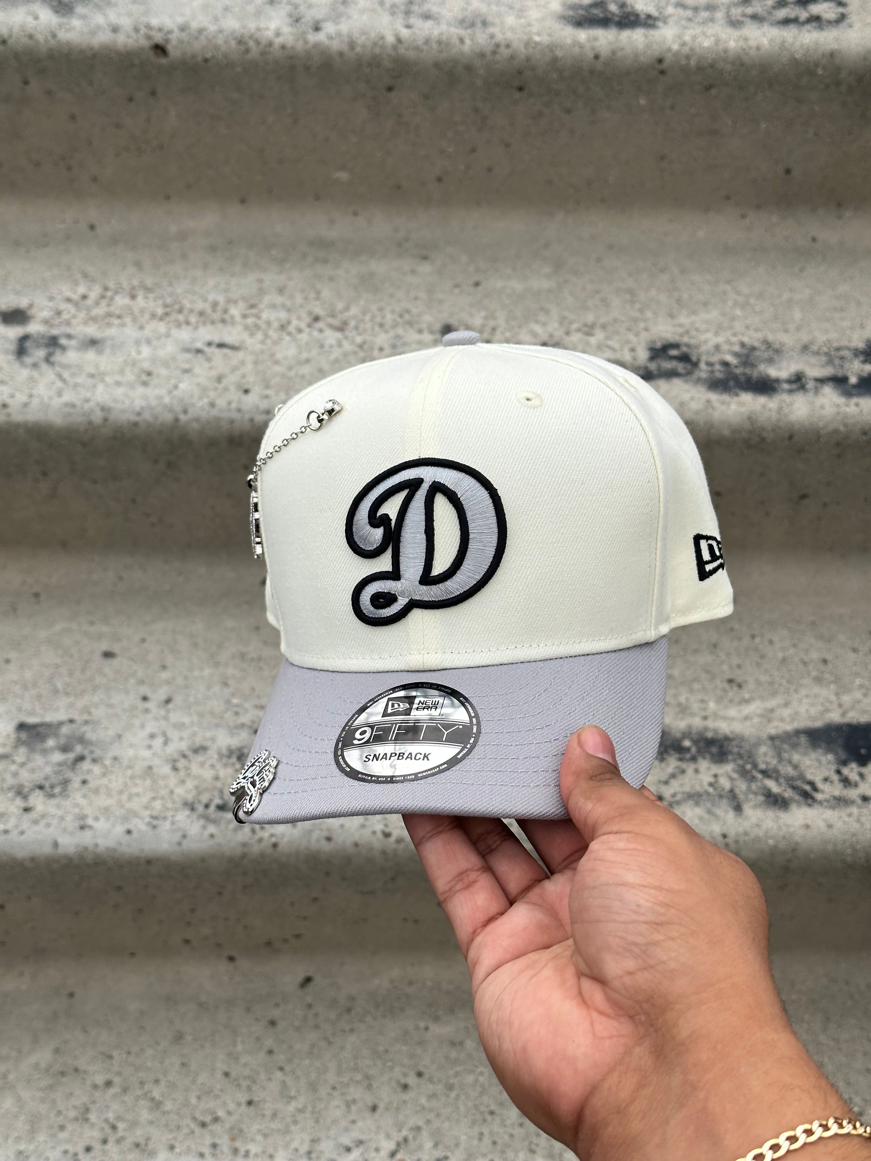 NEW ERA EXCLUSIVE 9FIFTY CHROME WHITE/GREY LOS ANGELES DODGERS SNAPBACK W/ 60TH ANNIVERSARY PATCH