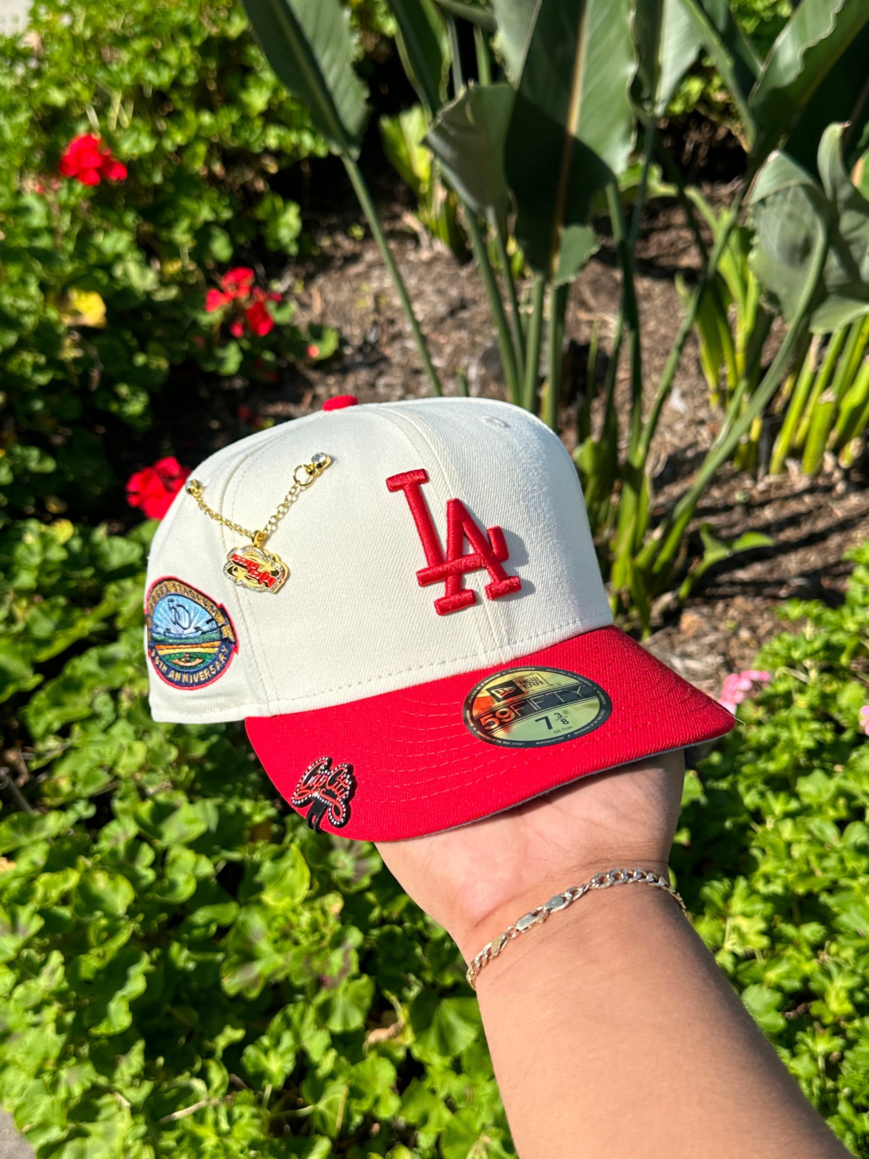 NEW ERA EXCLUSIVE 59FIFTY CHROME WHITE/RED LOS ANGELES DODGERS W/ 50TH ANNIVERSARY SIDE PATCH