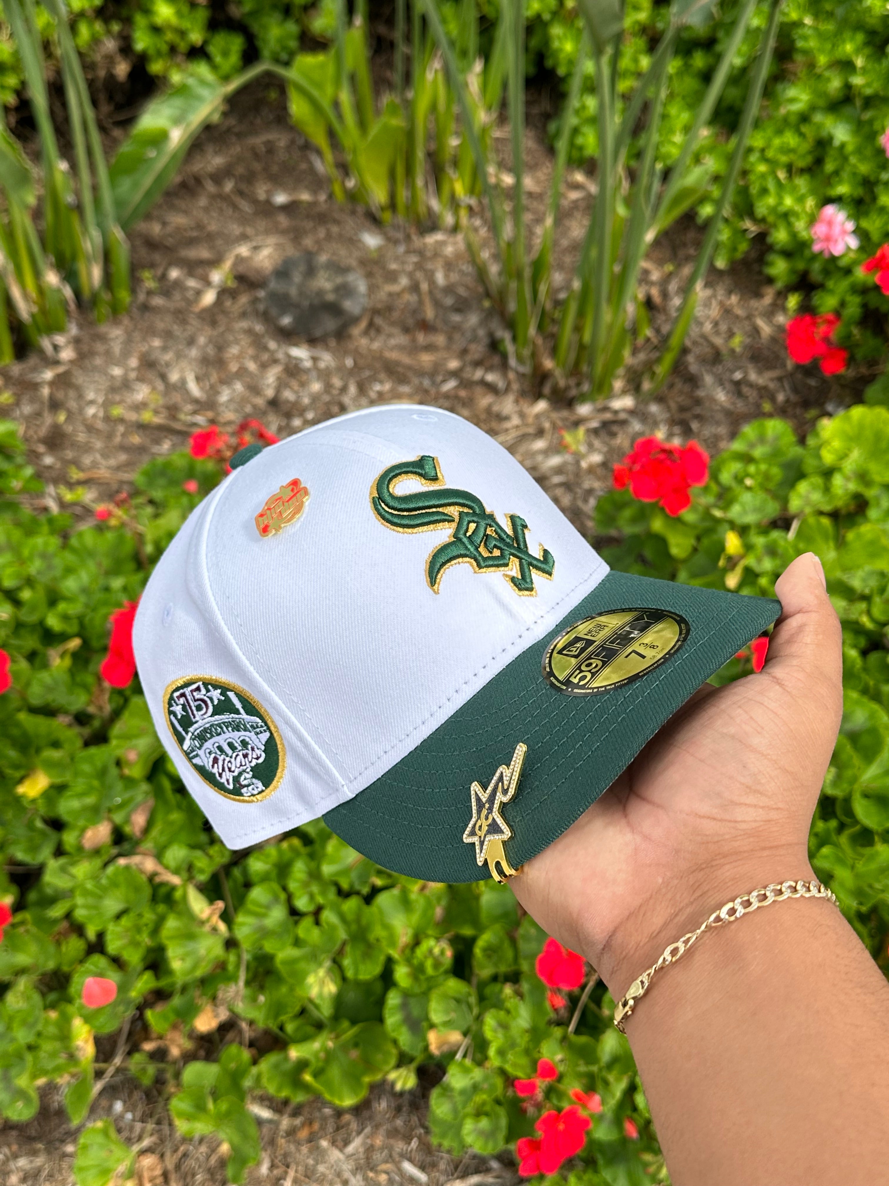 NEW ERA EXCLUSIVE 59FIFTY WHITE/GREEN CHICAGO WHITE SOX W/ COMISKEY PARK SIDE PATCH