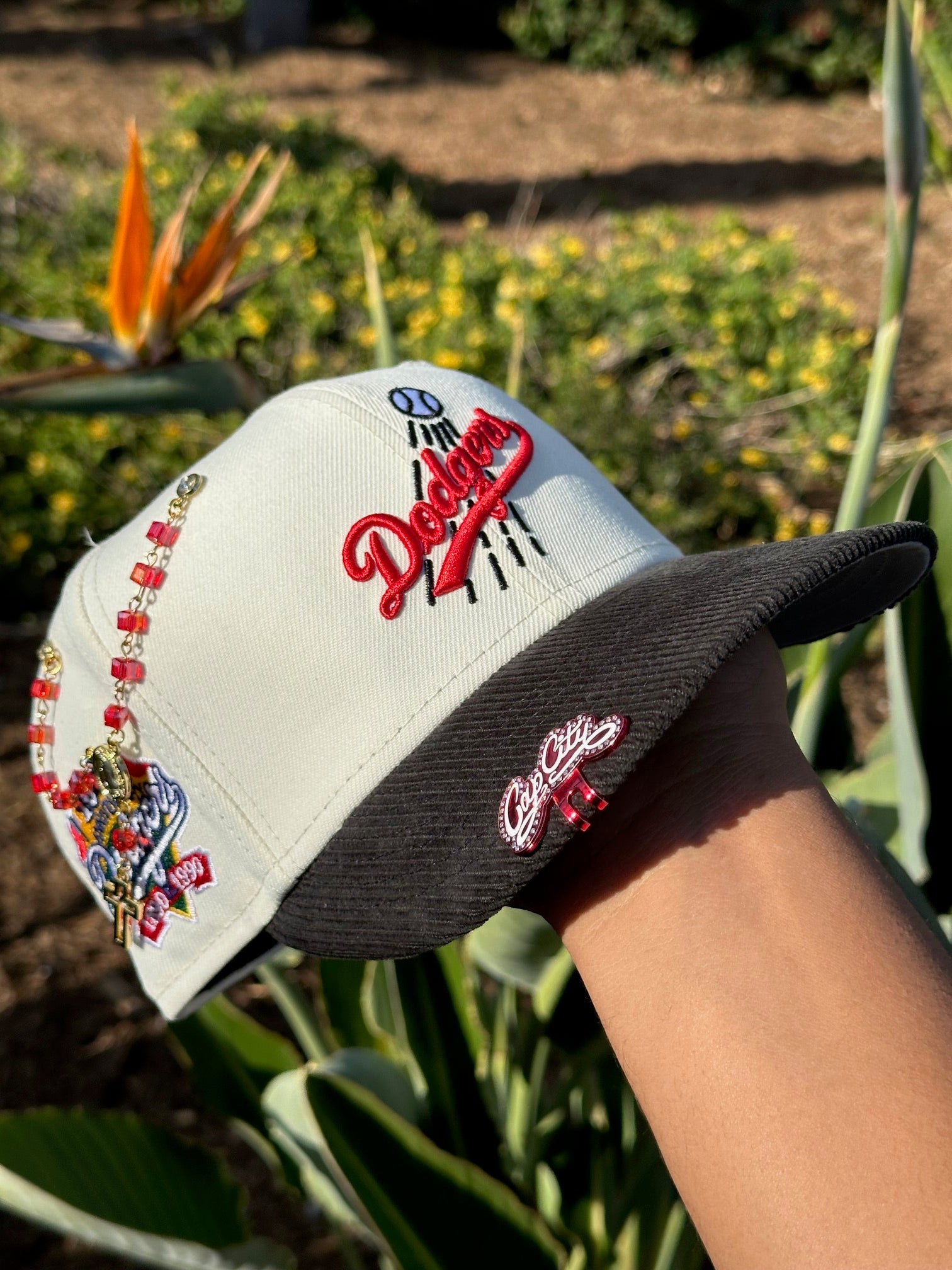 NEW ERA EXCLUSIVE 59FIFTY CHROME WHITE/ CORDUROY LOS ANGELES DODGERS W/ 100TH ANNIVERSARY SIDE PATCH