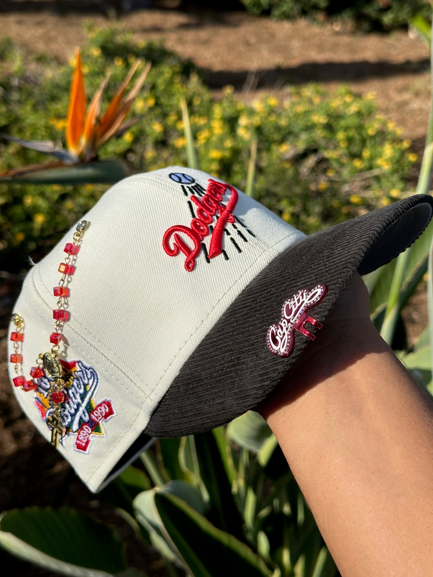 NEW ERA EXCLUSIVE 59FIFTY CHROME WHITE/ CORDUROY LOS ANGELES DODGERS W/ 100TH ANNIVERSARY SIDE PATCH