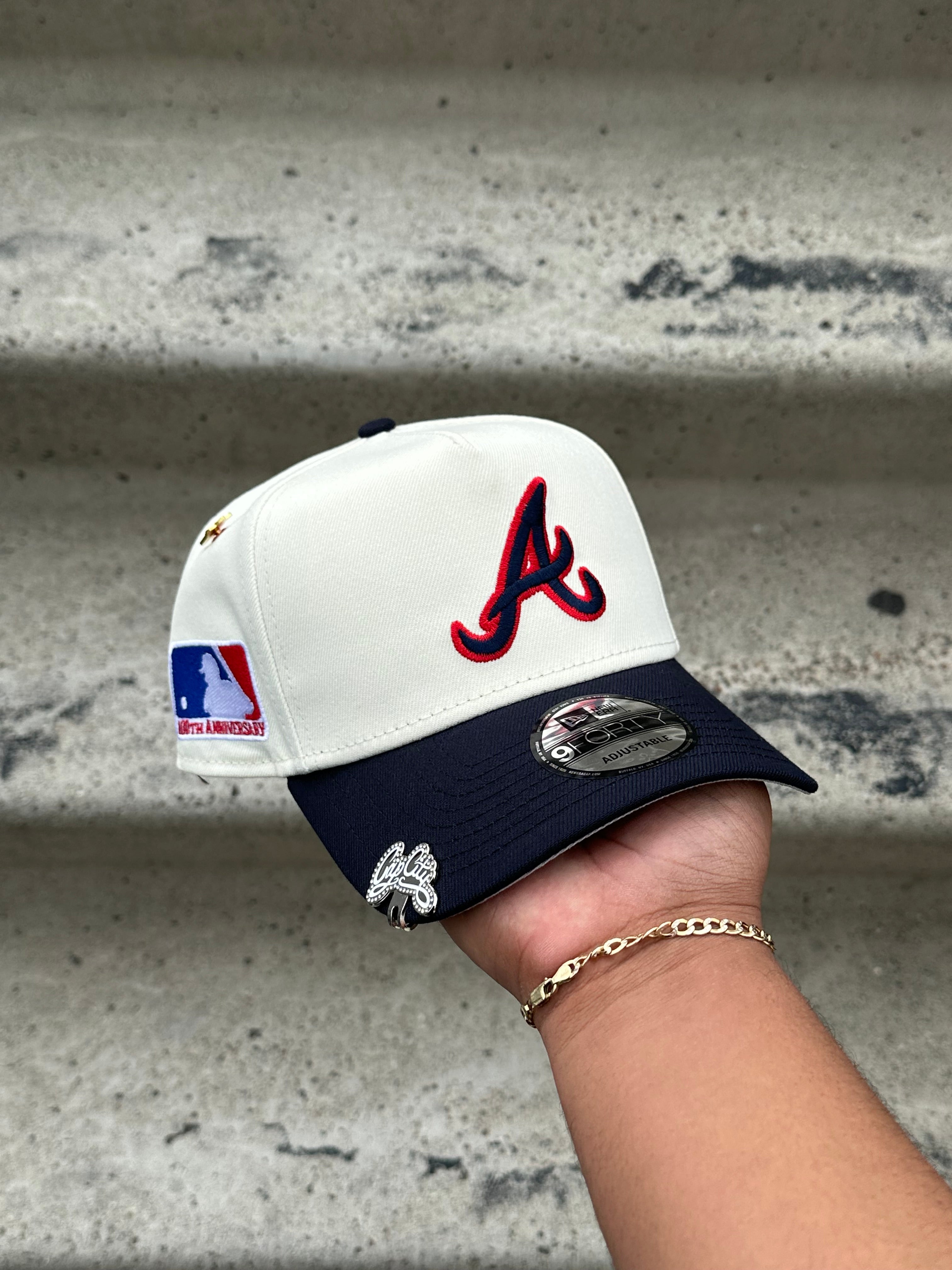 NEW ERA EXCLUSIVE 9FORTY A-FRAME CHROME WHITE/NAVY ATLANTA BRAVES W/ 100TH ANNIVERSARY SIDE PATCH