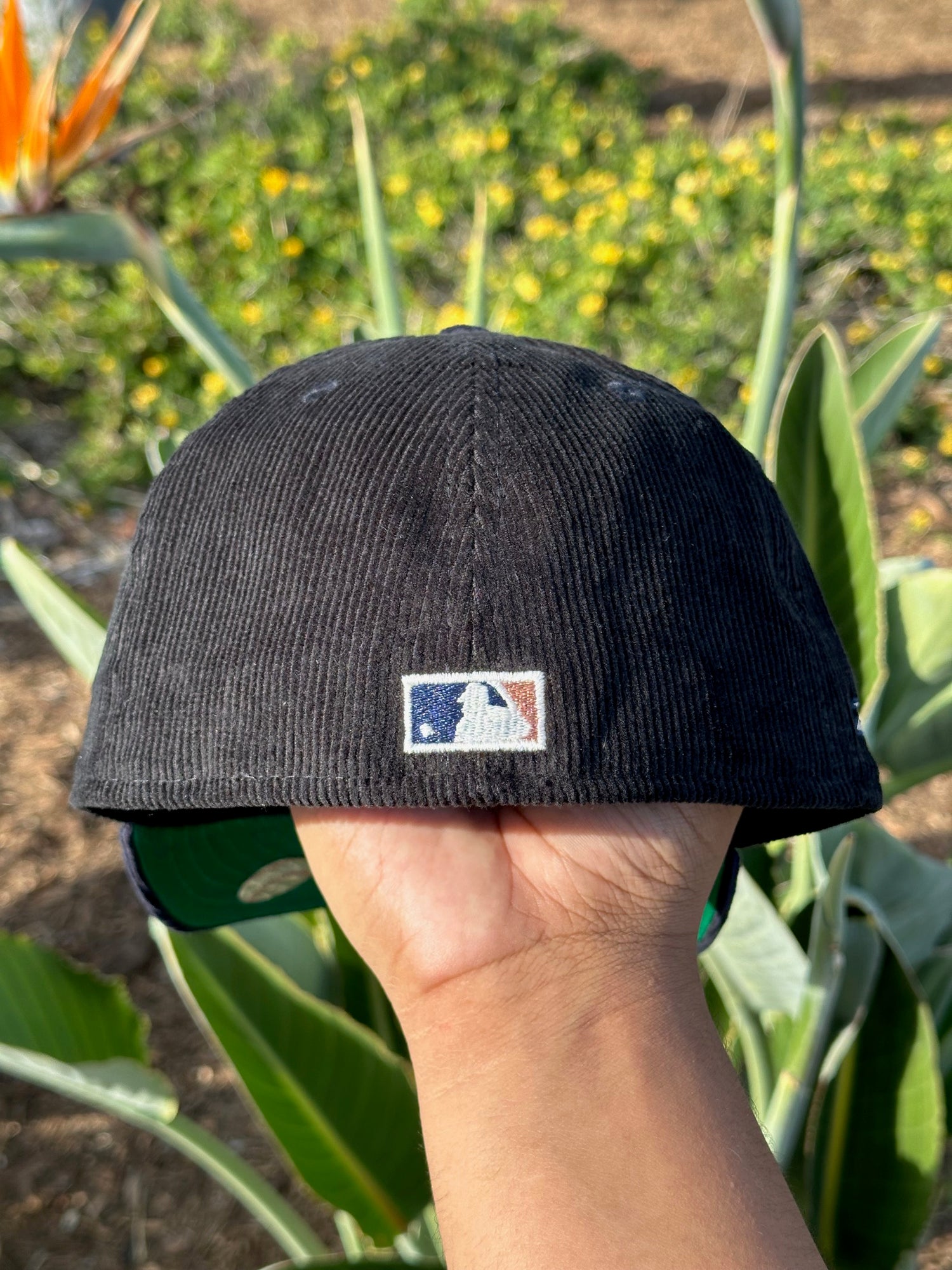 NEW ERA EXCLUSIVE 59FIFTY BLACK/NAVY CORDUROY HOUSTON ASTROS W/ ASTRODOME SIDE PATCH