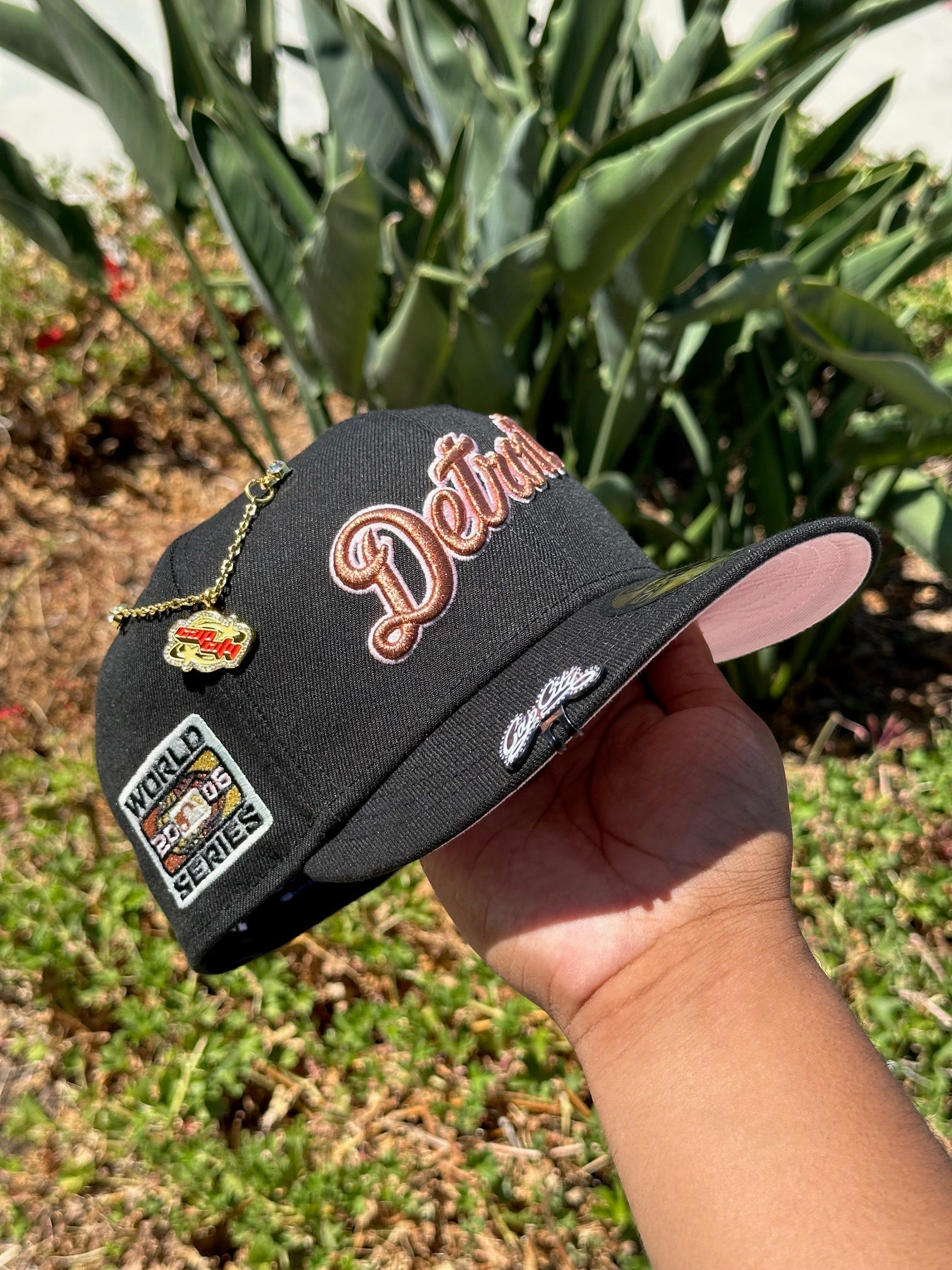 NEW ERA EXCLUSIVE 59FIFTY BLACK DETROIT TIGERS SCRIPT W/ 2006 WORLD SERIES SIDE PATCH