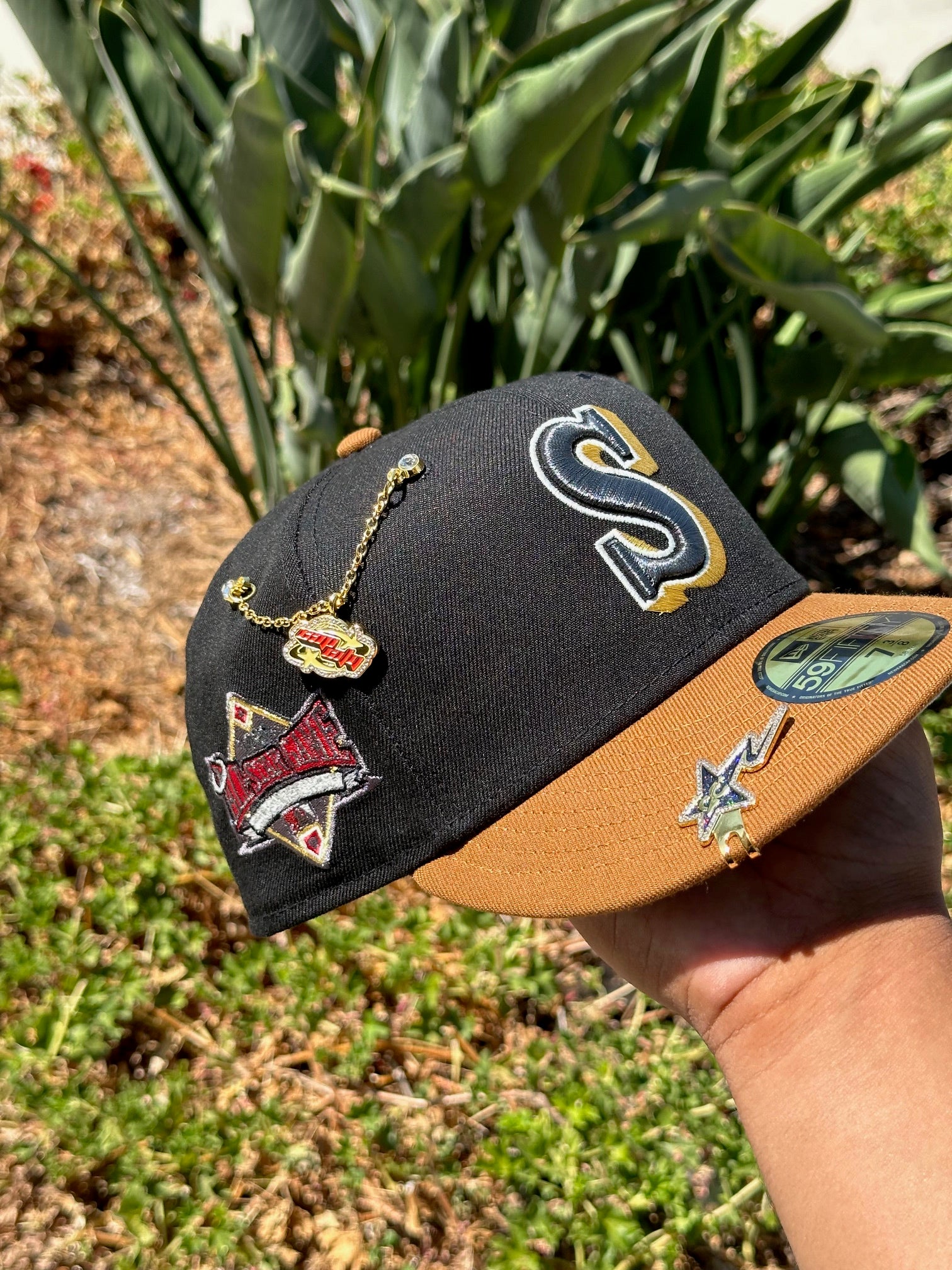 NEW ERA EXCLUSIVE 59FIFTY BLACK/KHAKI SEATTLE MARINERS W/ ALL STAR GAME SIDE PATCH