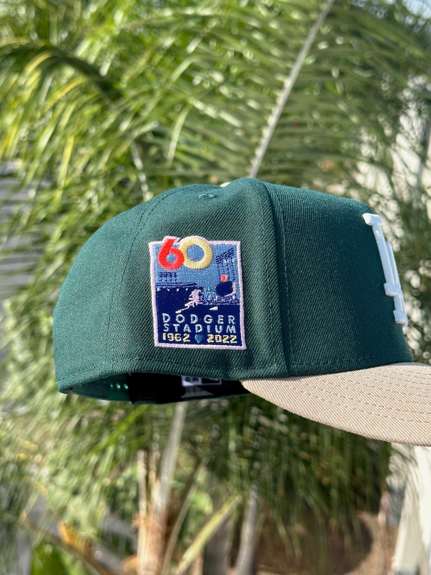 NEW ERA EXCLUSIVE 9FIFTY A-FRAME FOREST GREEN/KHAKI LOS ANGELES DODGERS SNAPBACK W/PINK HEART 60TH ANNIVERSARY SIDE PATCH
