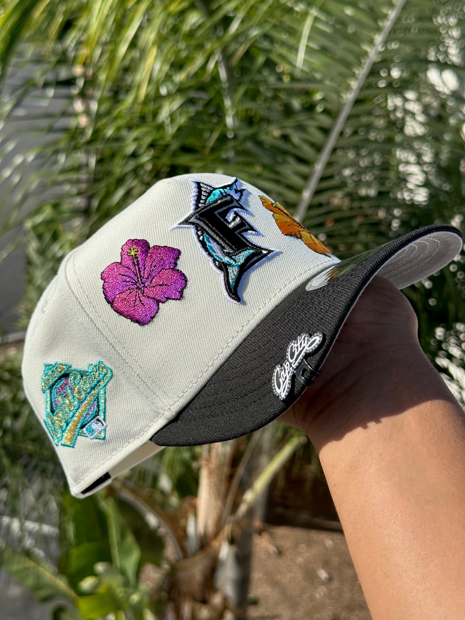NEW ERA EXCLUSIVE 9FIFTY A-FRAME CHROME WHITE/BLACK FLORIDA MARLINS W/EMBROIDERY +1997 WORLD SERIES SIDE PATCH