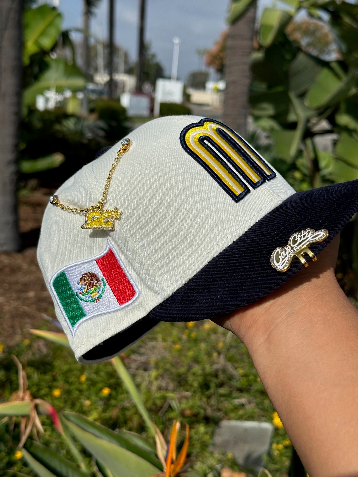 NEW ERA EXCLUSIVE 59FIFTY CHROME WHITE/CORDUROY MEXICO W/ MEXICO FLAG SIDE PATCH