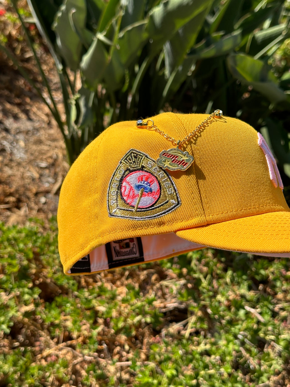 NEW ERA EXCLUSIVE 59FIFTY YELLOW NEW YORK YANKEES W/ 1959 WORLD SERIES SIDE  PATCH