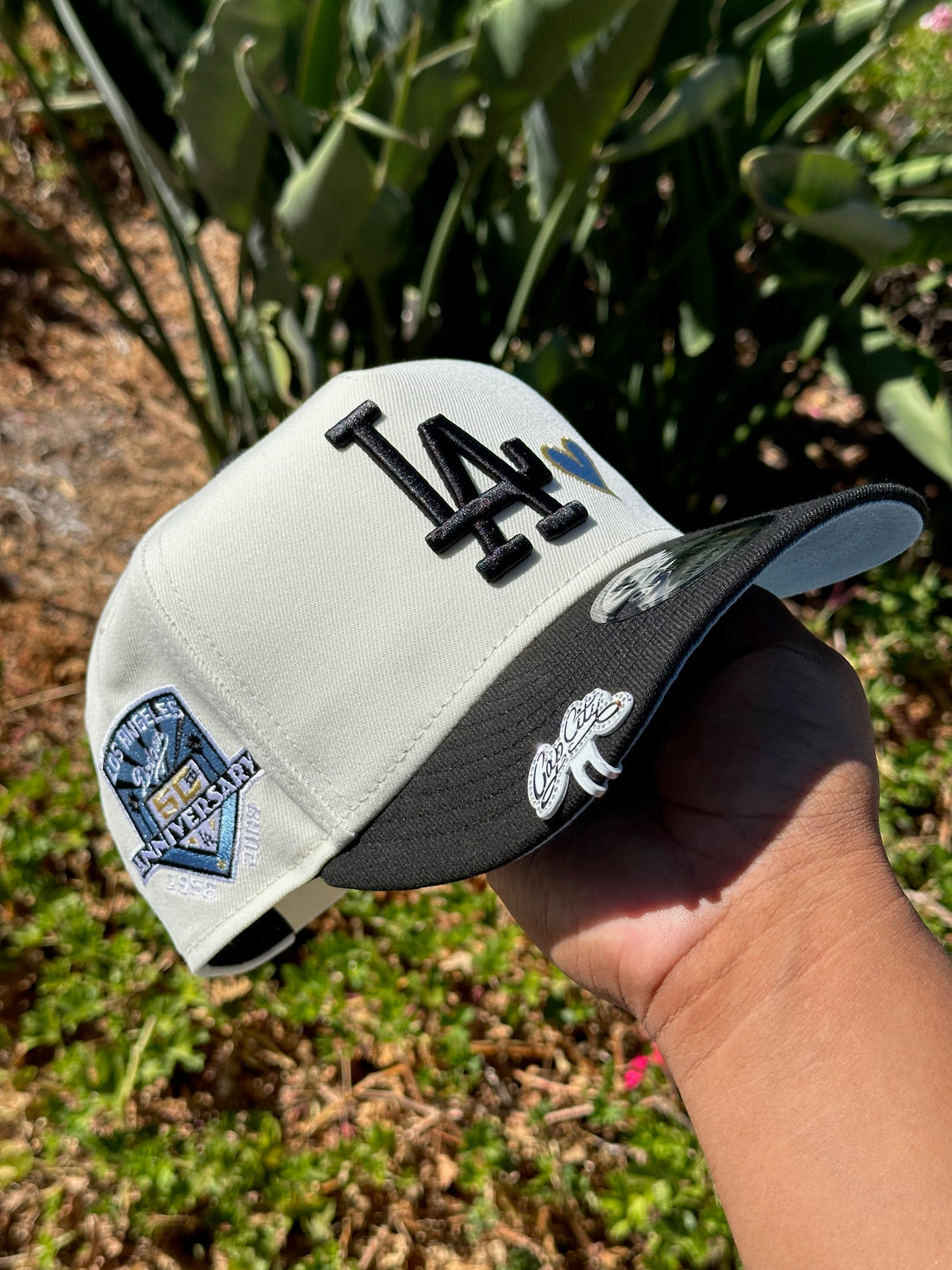 NEW ERA EXCLUSIVE 9FIFTY A-FRAME CHROME WHITE/BLACK LOS ANGELES DODGERS W/ ICY HEART + 50TH ANNIVERSSARY SIDE PATCH