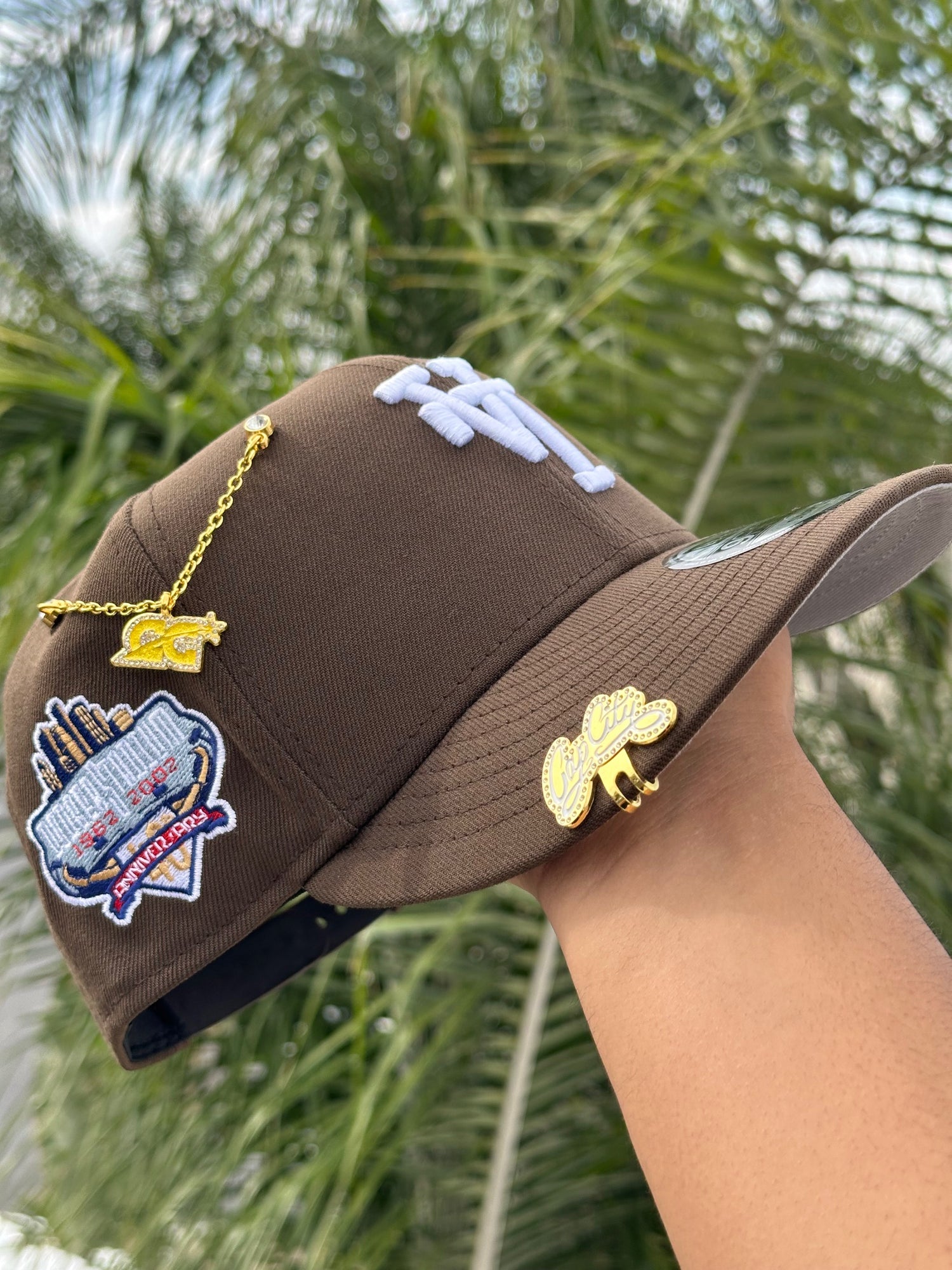 NEW ERA EXCLUSIVE 9FIFTY WALNUT UPSIDE DOWN LOS ANGELES DODGERS SNAPBACK W/ 40TH ANNIVERSARY SIDE PATCH