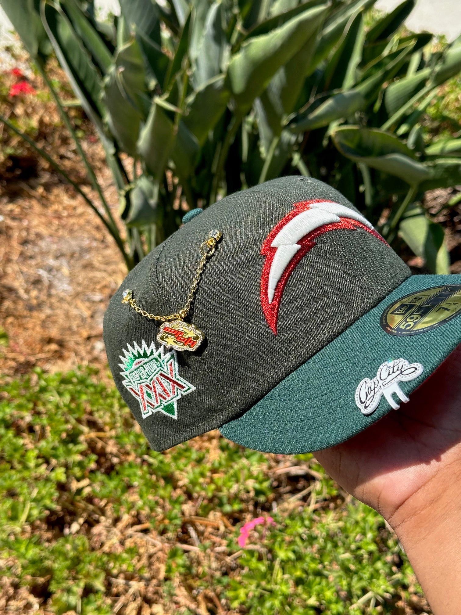 NEW ERA EXCLUSIVE 59FIFTY EMERALD GREEN LOS ANGELES CHARGERS W/ SUPERBOWL XXIX SIDE PATCH