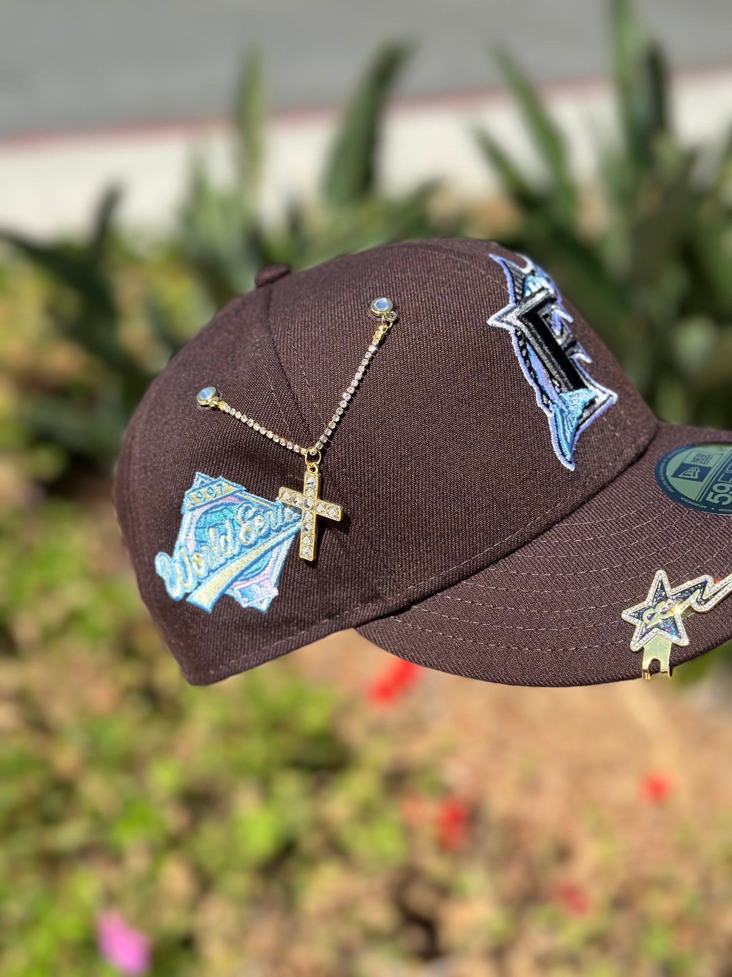 NEW ERA EXCLUSIVE 59FIFTY DARK BROWN FLORIDA MARLINS W/ 1997 WORLD SERIES SIDE PATCH