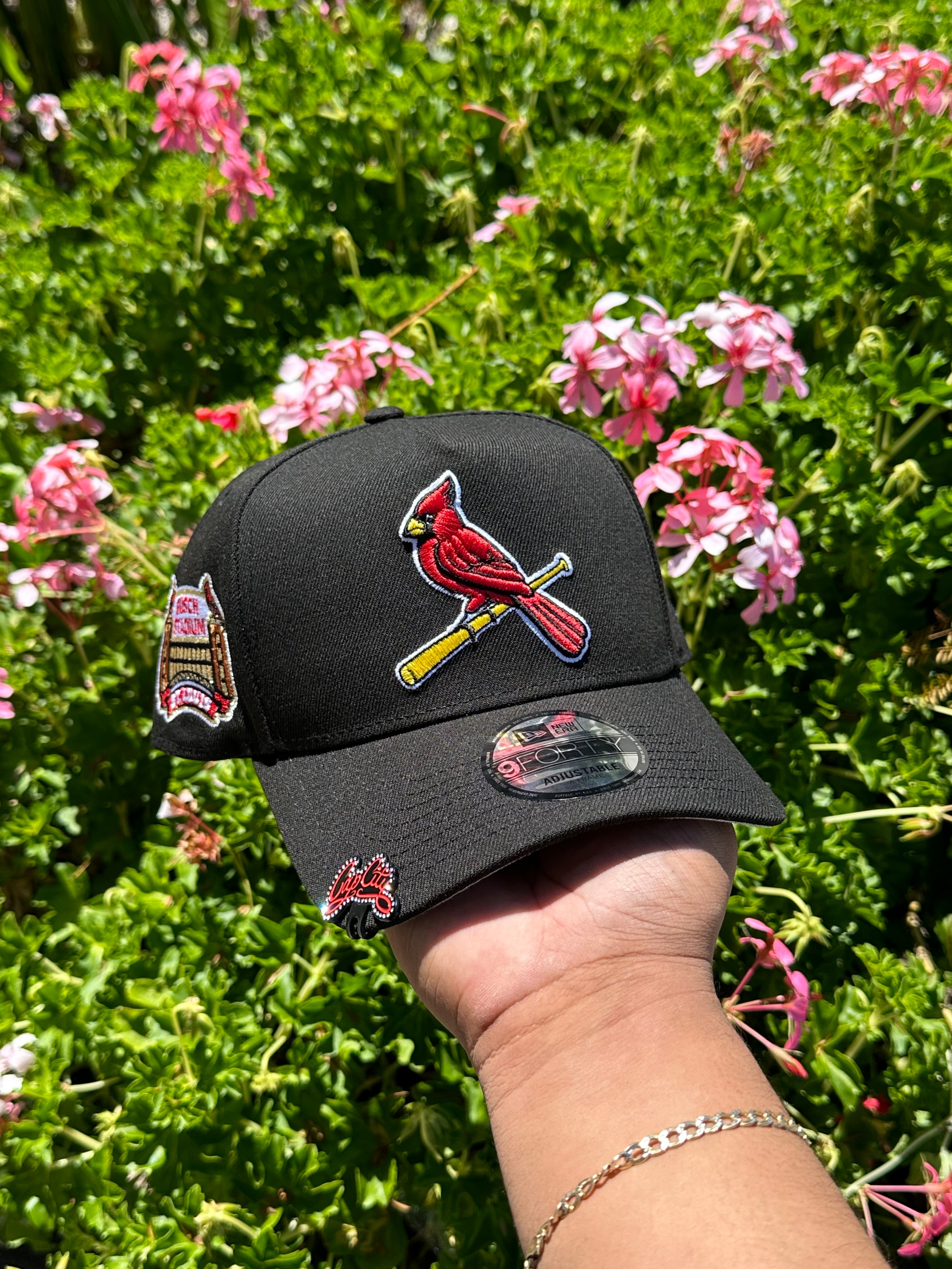 NEW ERA EXCLUSIVE 9FORTY A-FRAME BLACK ST LOUIS CARDINALS ADJUSTABLE W/ BUSCH STADIUM PATCH