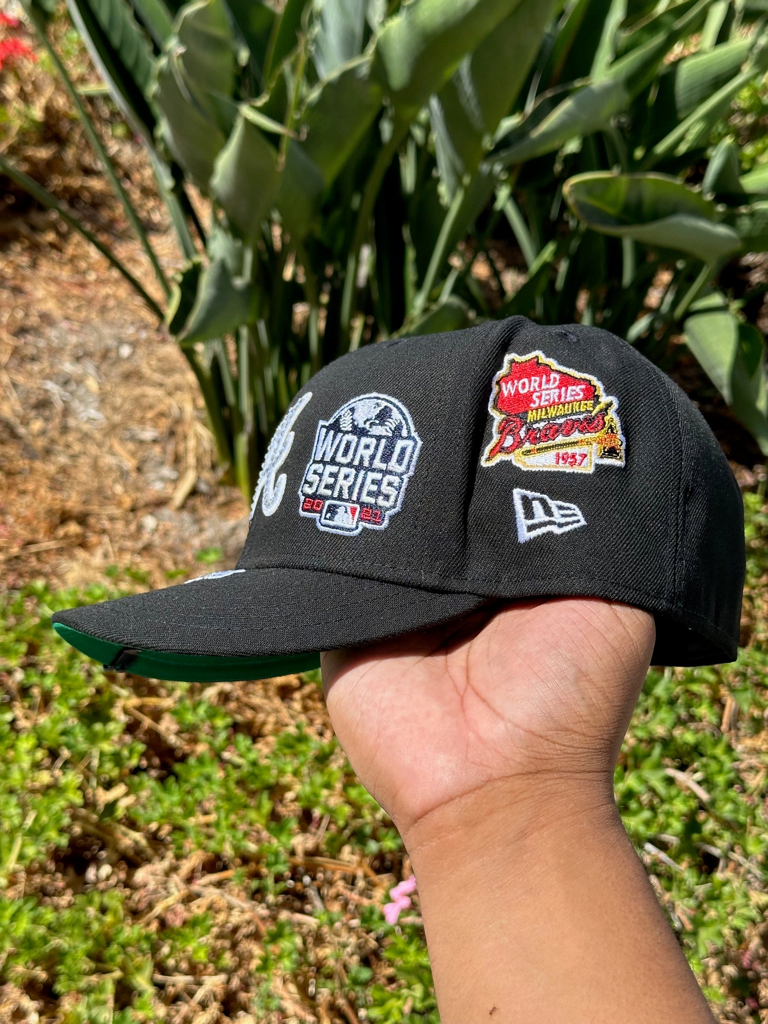 NEW ERA 59FIFTY BLACK ATLANTA BRAVES W/ WORLD SERIES EMBROIDERY PATCHES