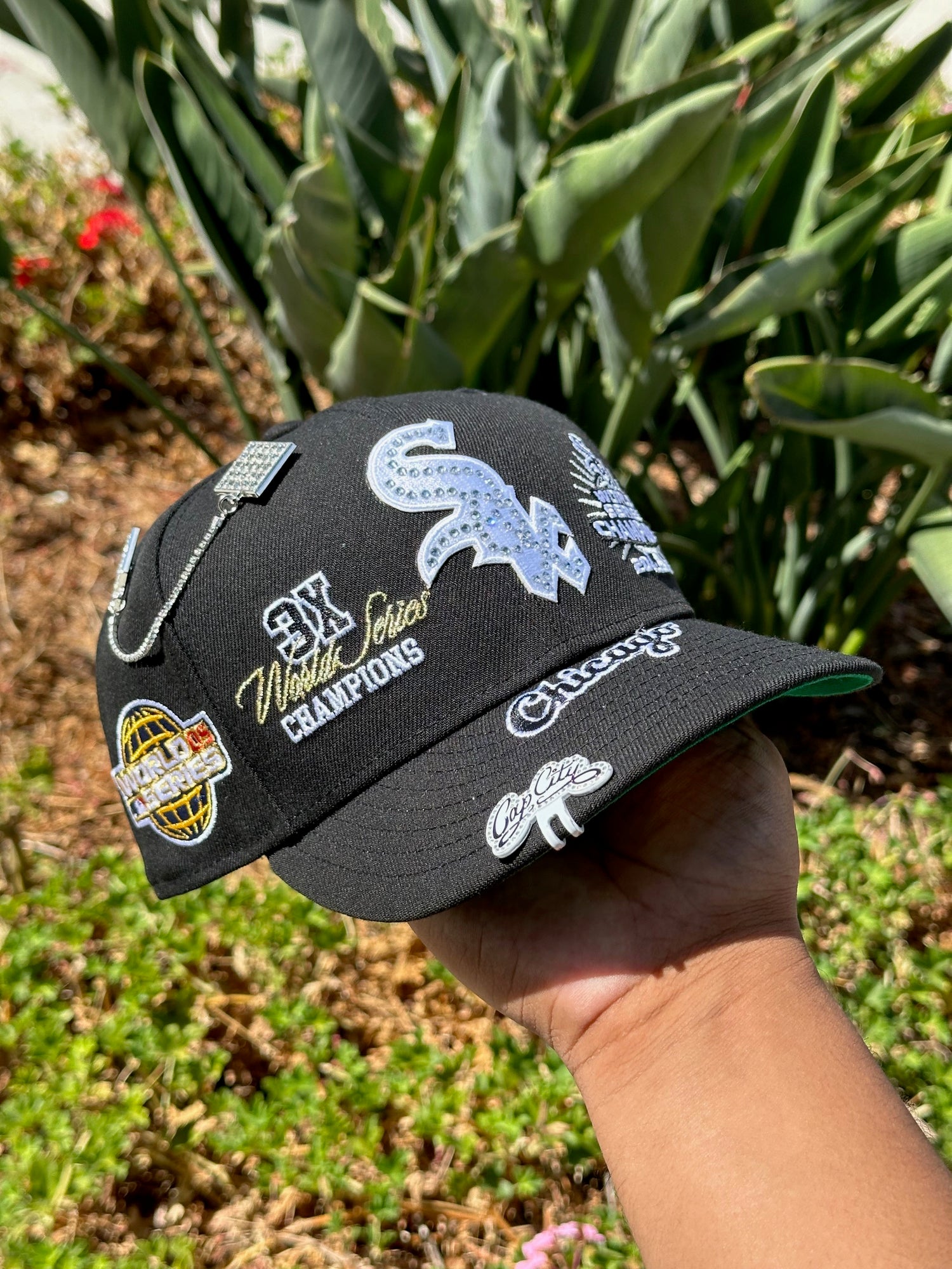 NEW ERA 59FIFTY BLACK CHICAGO WHITE SOX W/ WORLD SERIES EMBROIDERY PATCHES