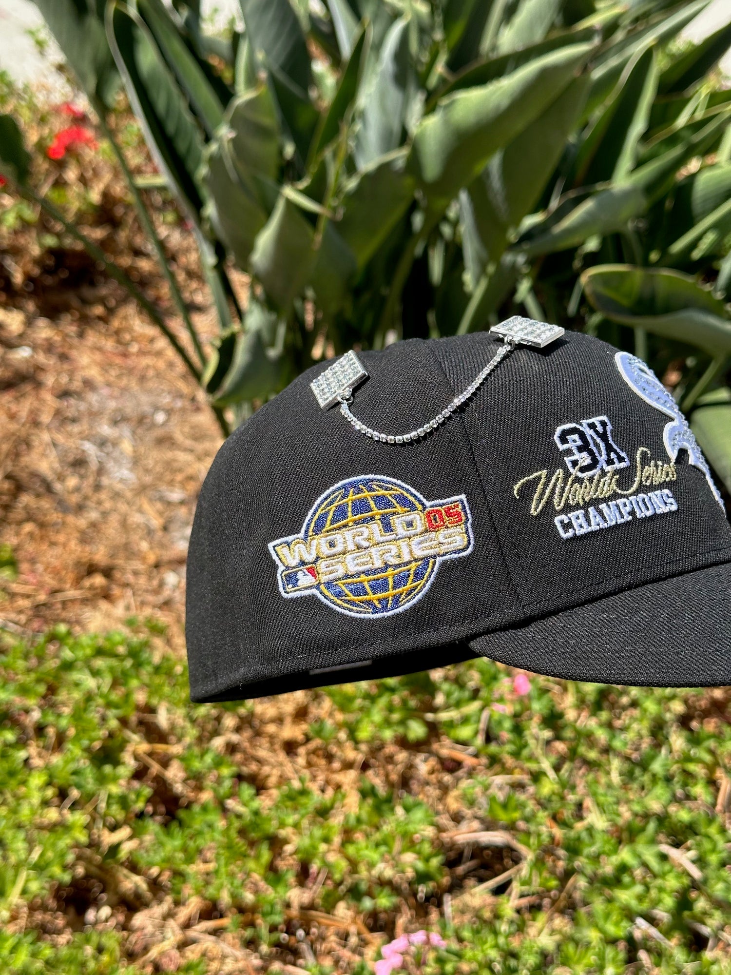 NEW ERA 59FIFTY BLACK CHICAGO WHITE SOX W/ WORLD SERIES EMBROIDERY PATCHES