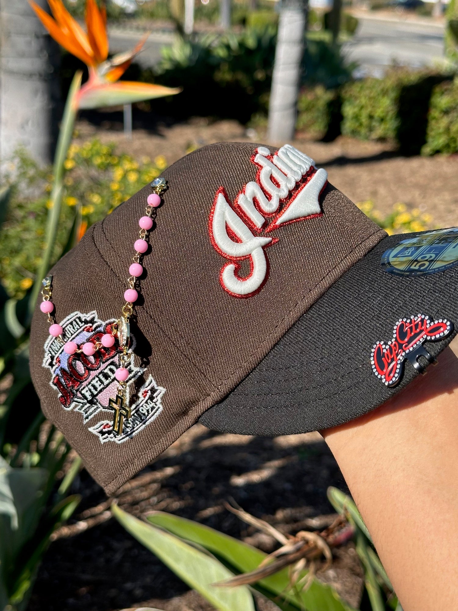 NEW ERA EXCLUSIVE 59FIFTY MOCHA/BLACK CLEVELAND INDIANS SCRIPT W/ "JACOBS FIELD" SIDE PATCH