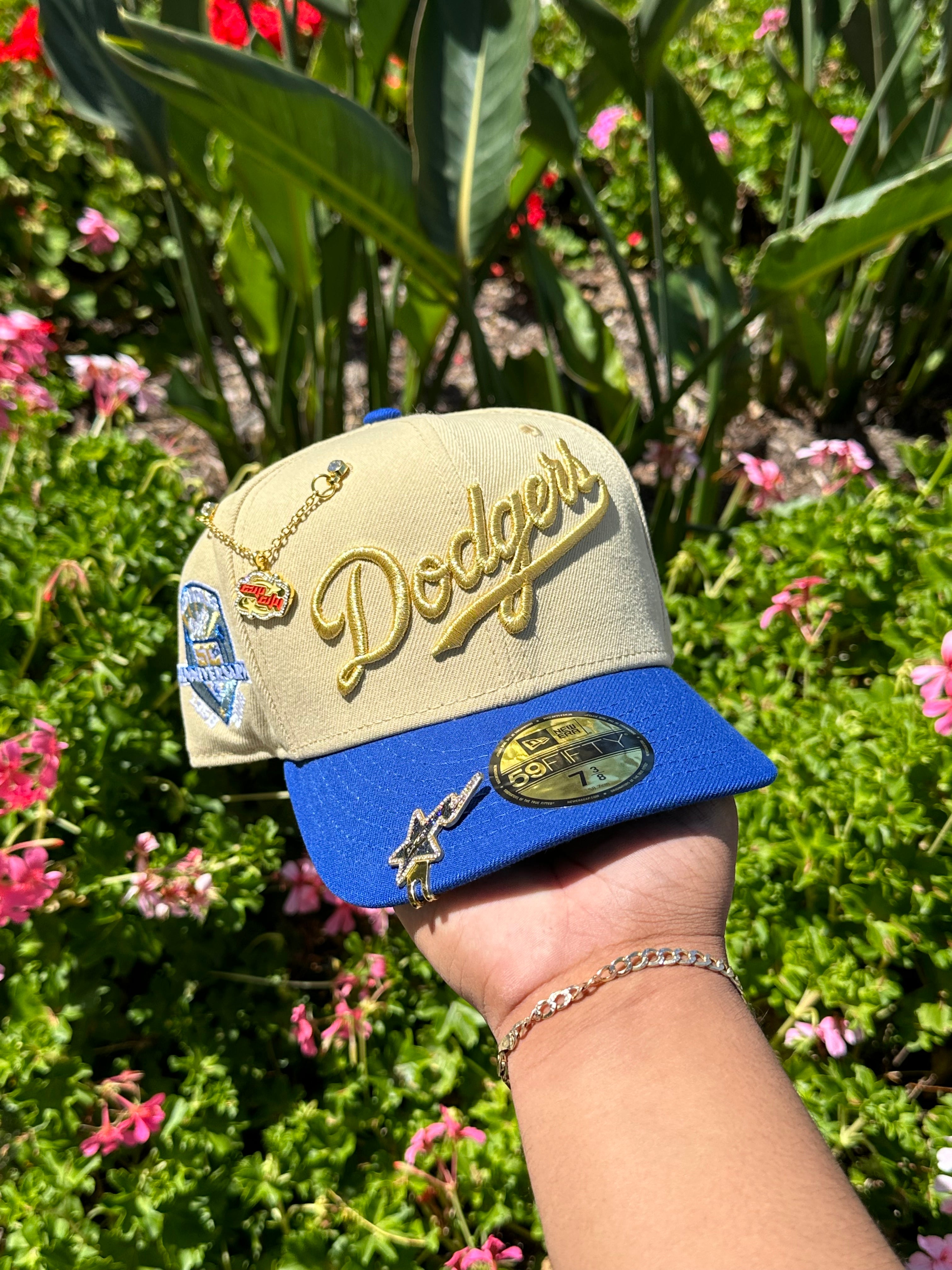 NEW ERA 59FIFTY VEGAS GOLD/BLUE LOS ANGELES DODGERS SCRIPT W/ 50TH ANNIVERSARY SIDE PATCH
